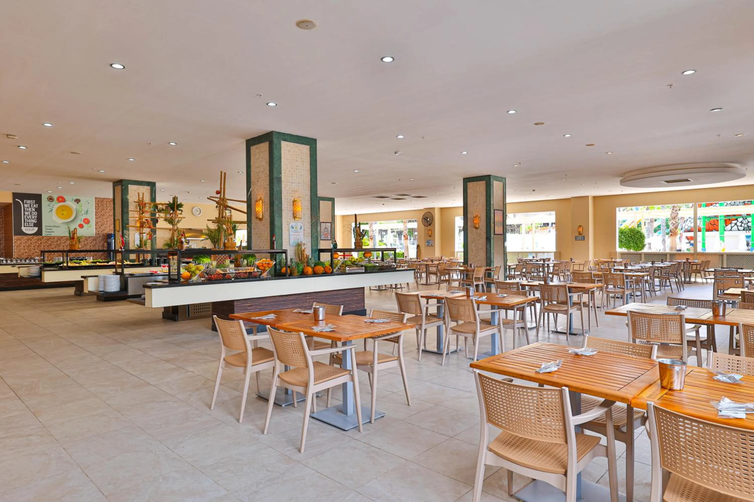 Restaurant/places to eat in Crystal Sunset Pearl Collection - Ultimate All Inclusive