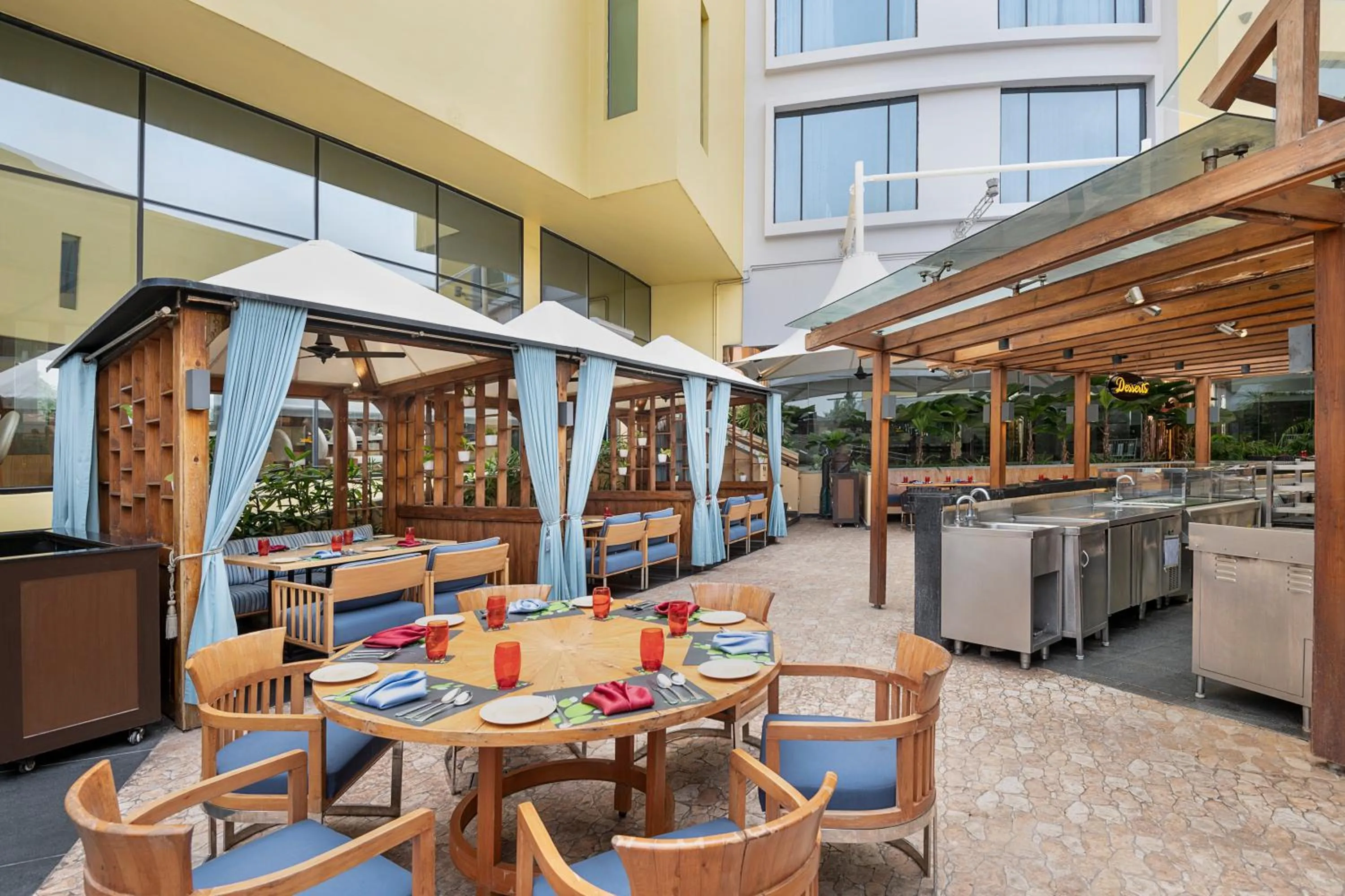 Restaurant/places to eat in Radisson Salem