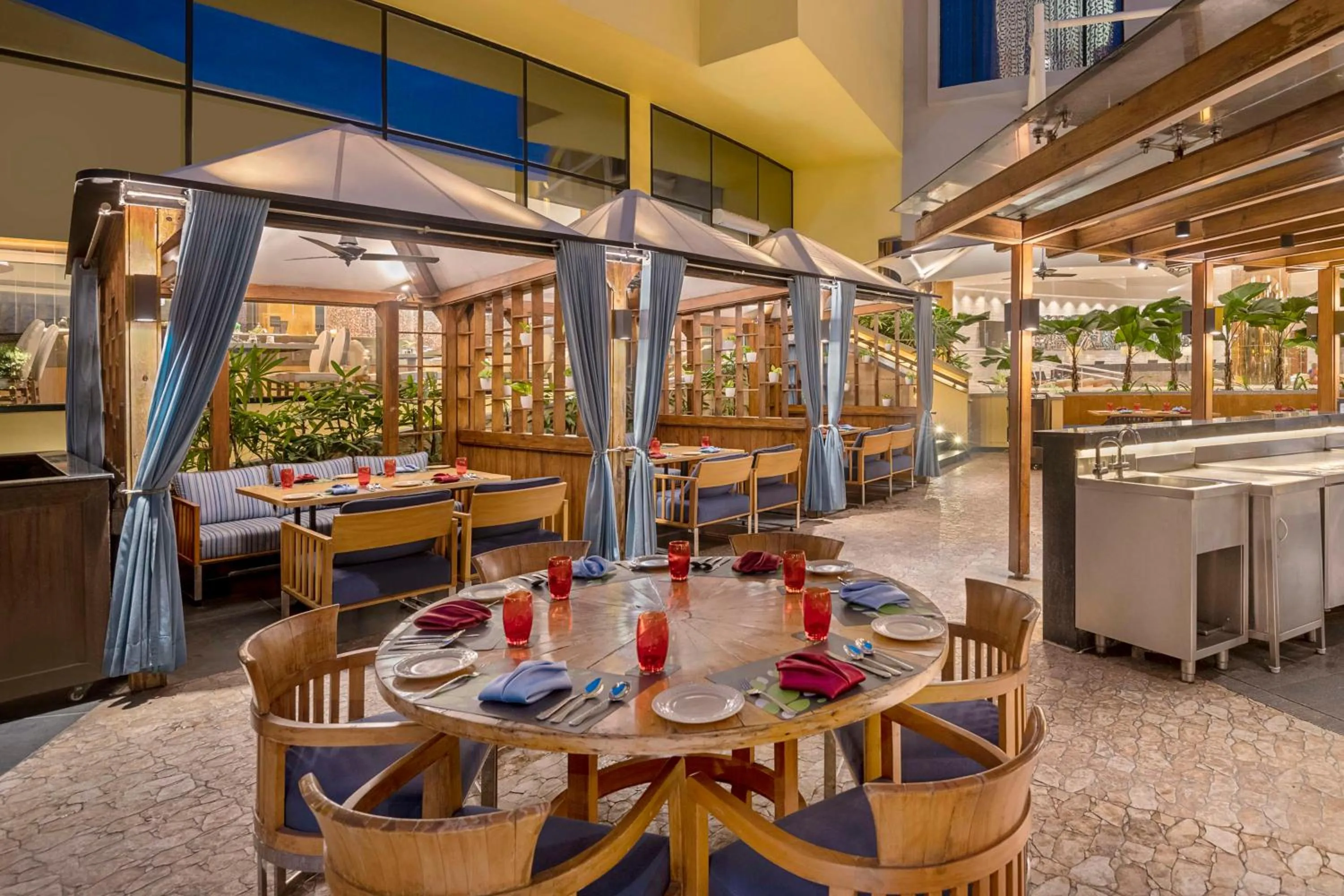 Restaurant/places to eat in Radisson Salem