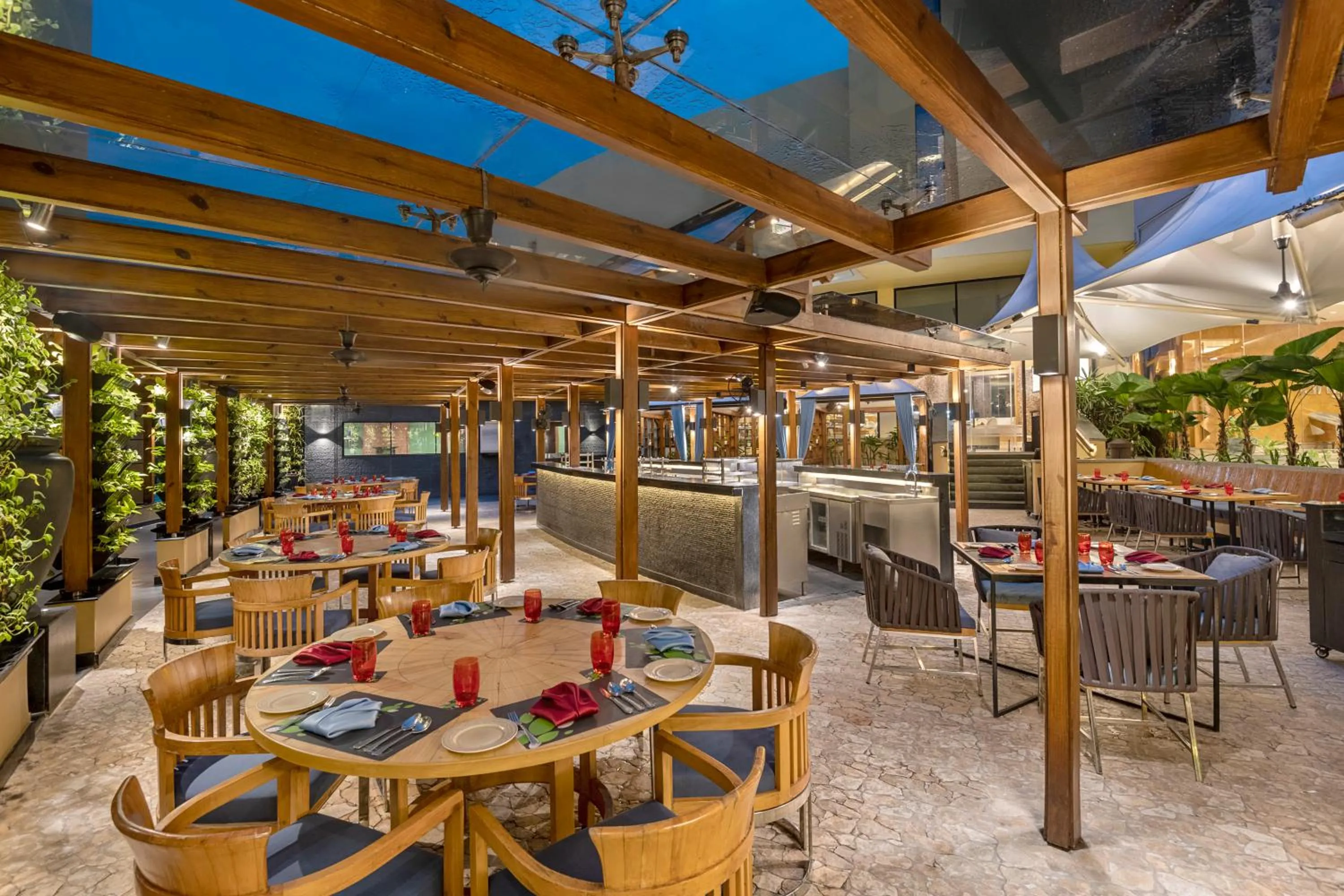 Dining area in Radisson Salem