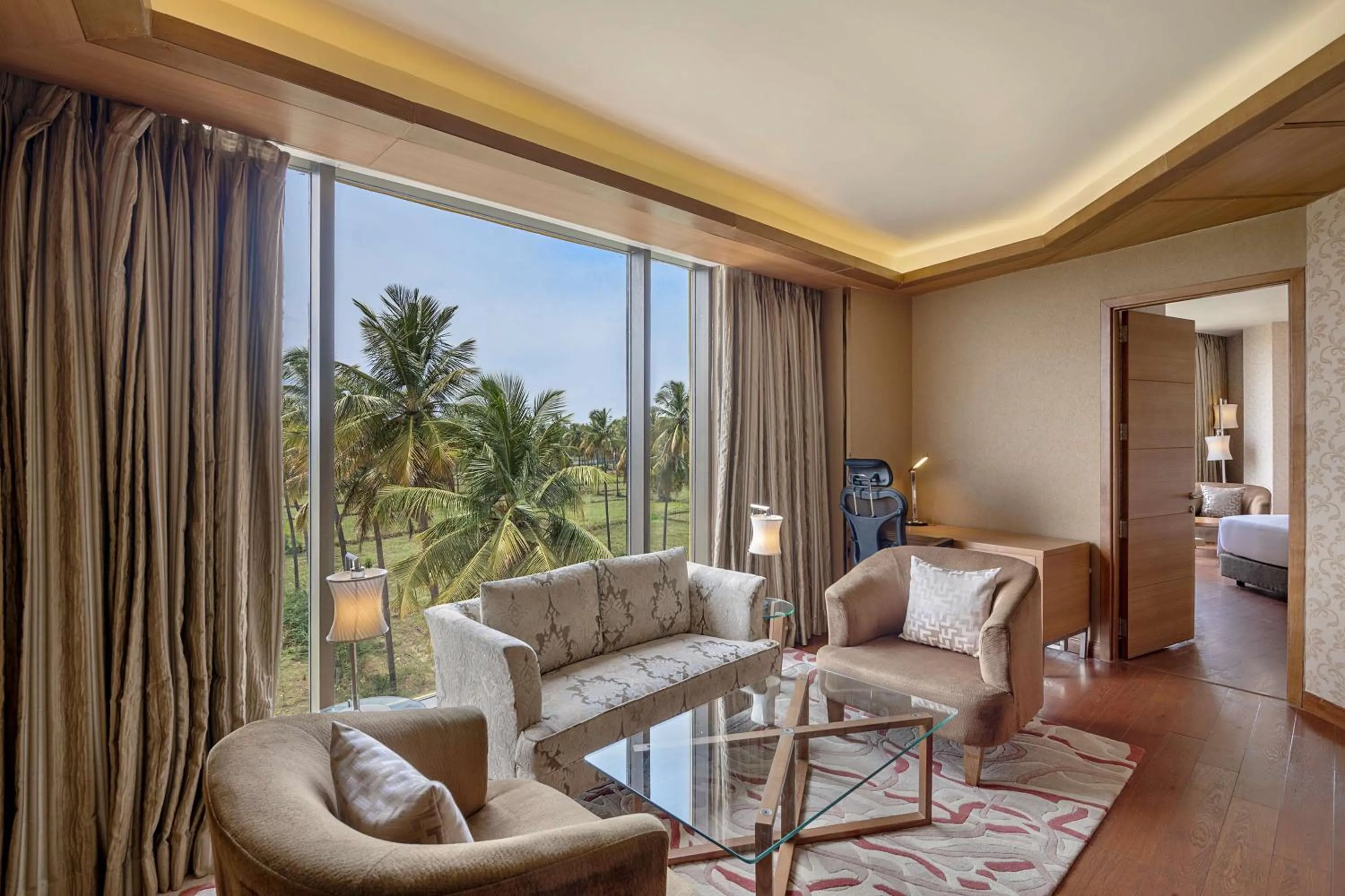 Photo of the whole room in Radisson Salem