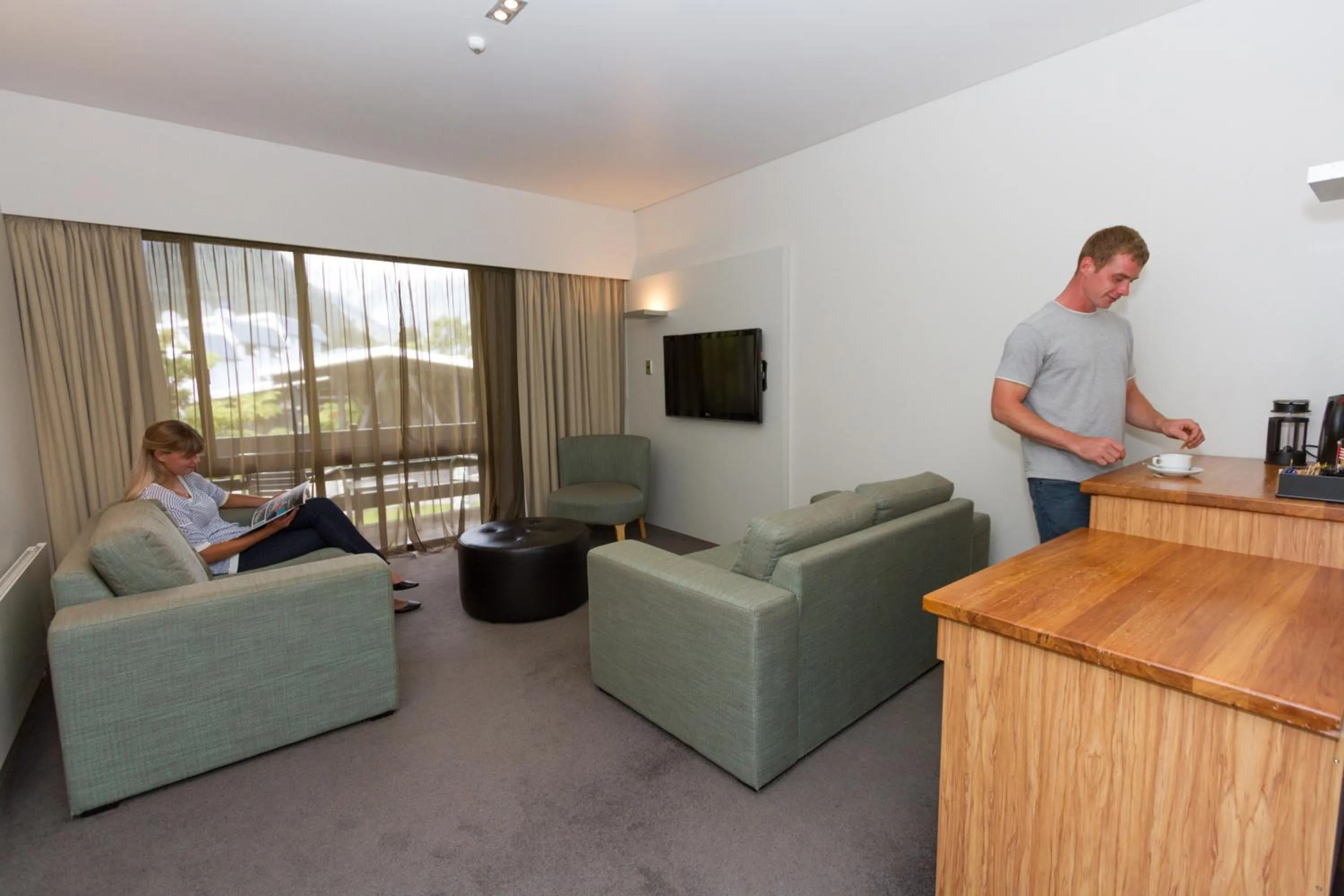 Living room in Scenic Hotel Franz Josef Glacier