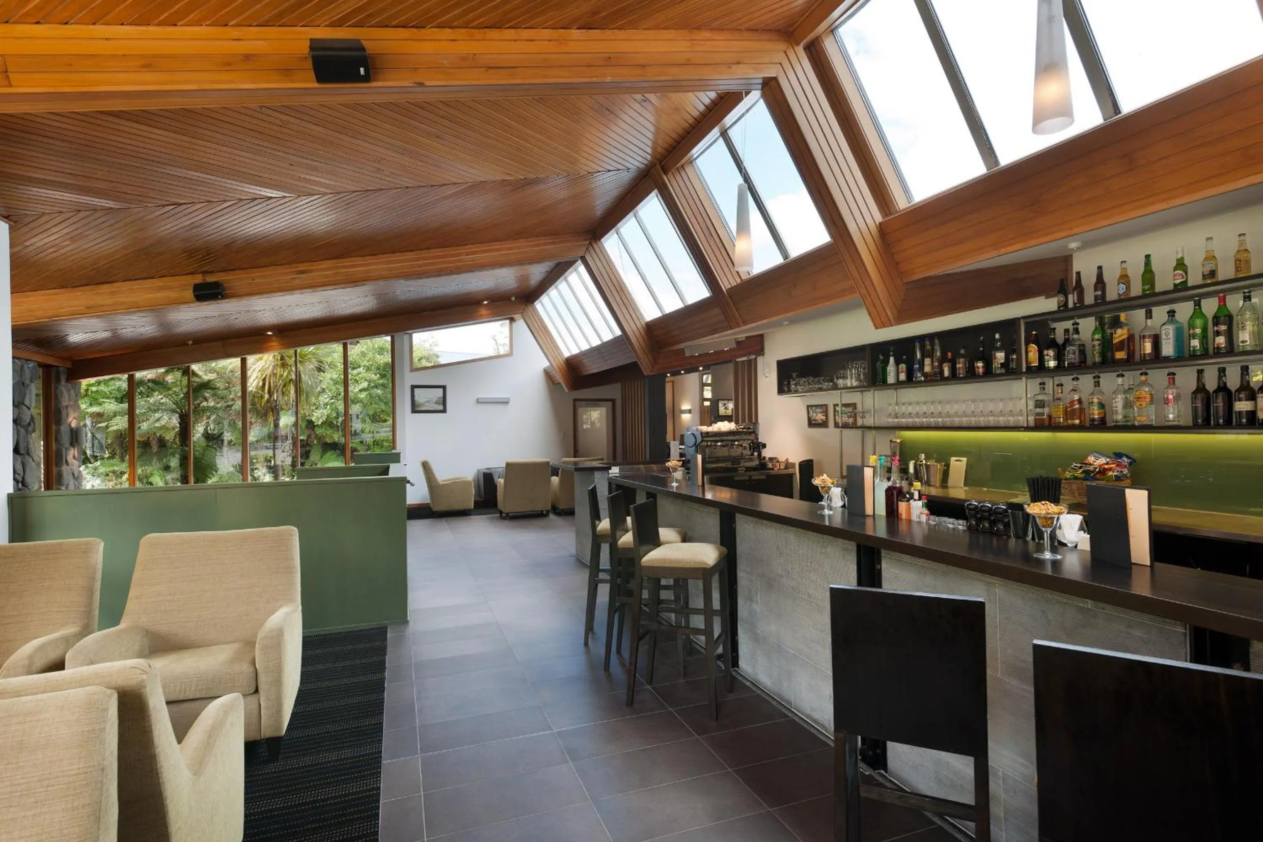 Lounge or bar in Scenic Hotel Franz Josef Glacier