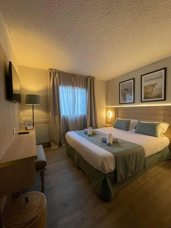 Bed in LE M HOTEL & SPA HONFLEUR