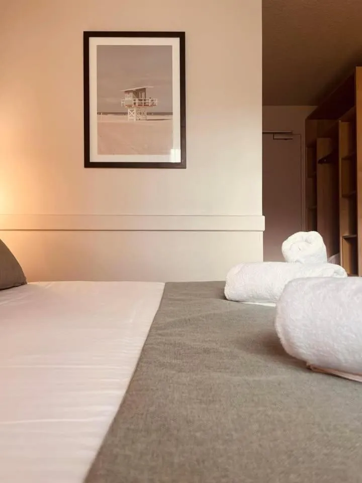 Bed in LE M HOTEL & SPA HONFLEUR