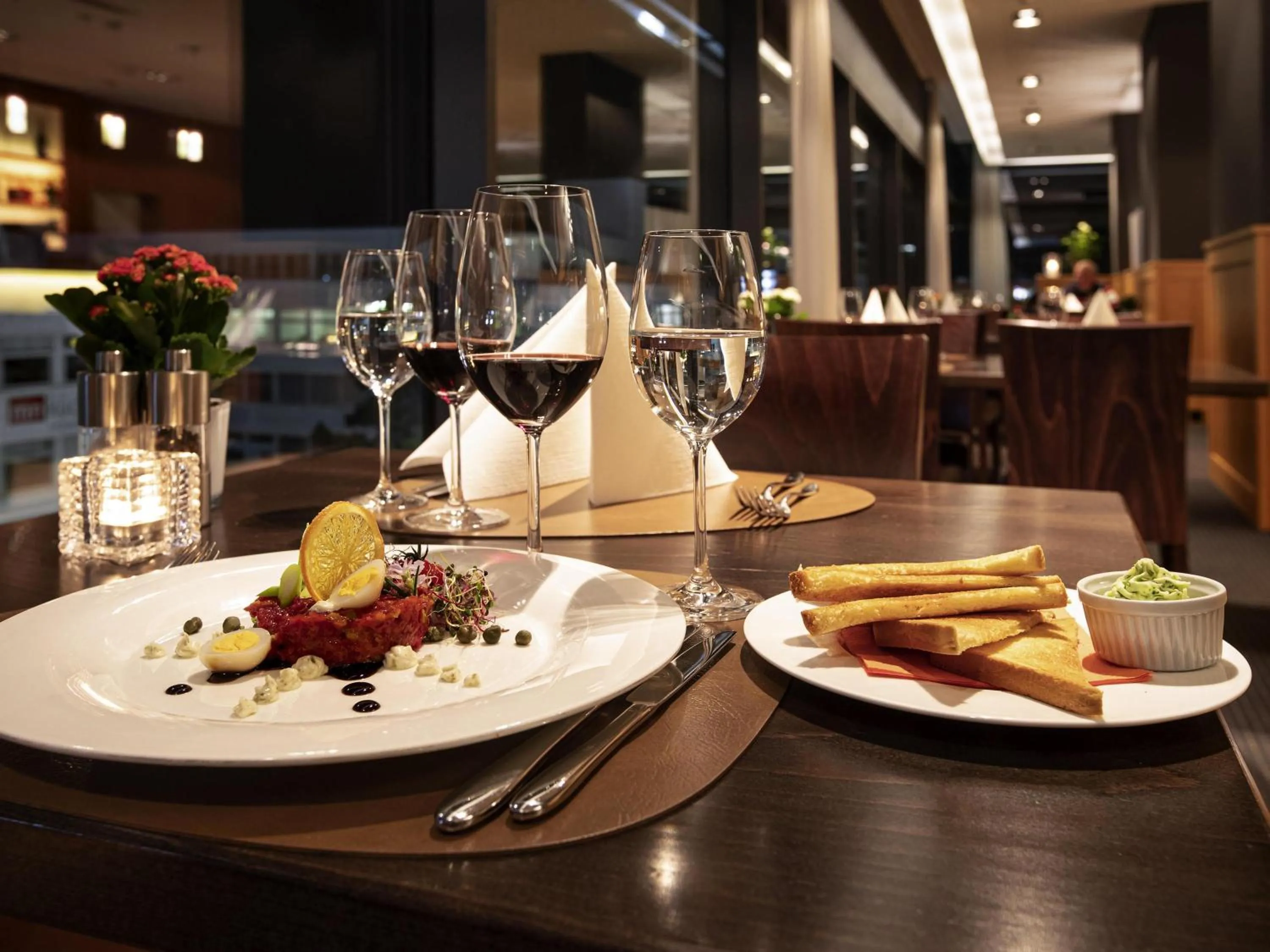 Restaurant/places to eat in Mercure Chur City West