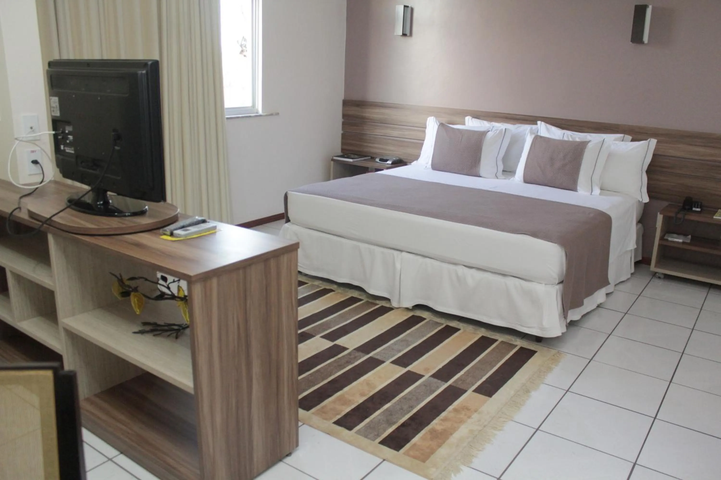 Photo of the whole room, Bed in Hotel del Príncipe