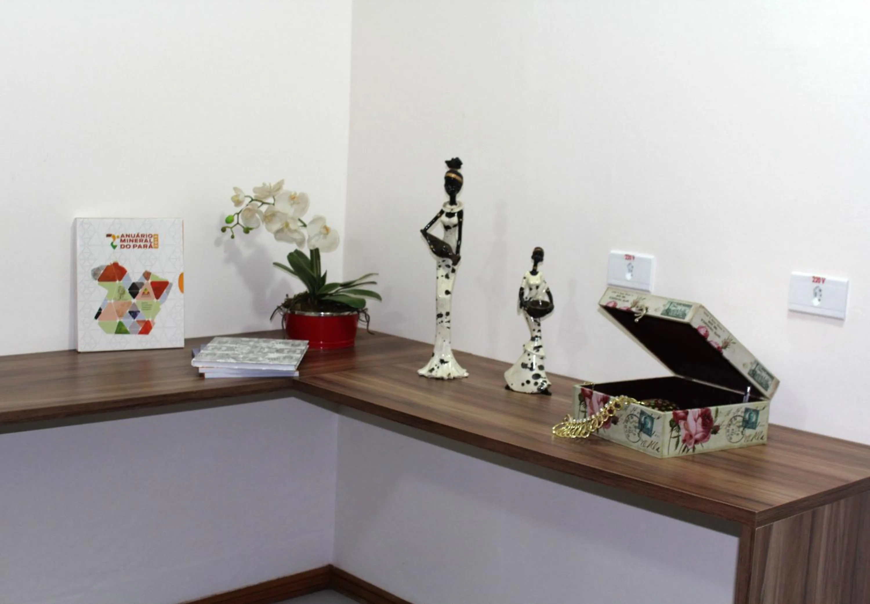 Decorative detail in Hotel del Príncipe