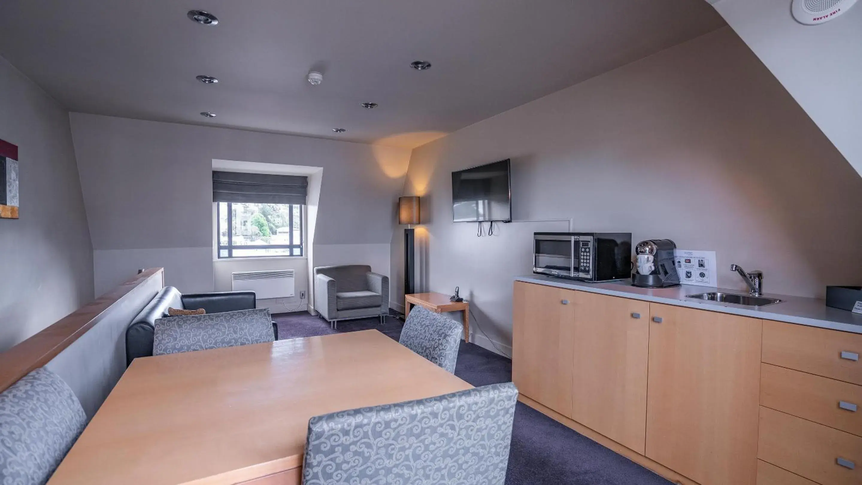 Tower Suite with Two Queen Beds in Scenic Hotel Southern Cross Tower Suite with Two Queen Beds in Scenic Hotel Southern Cross