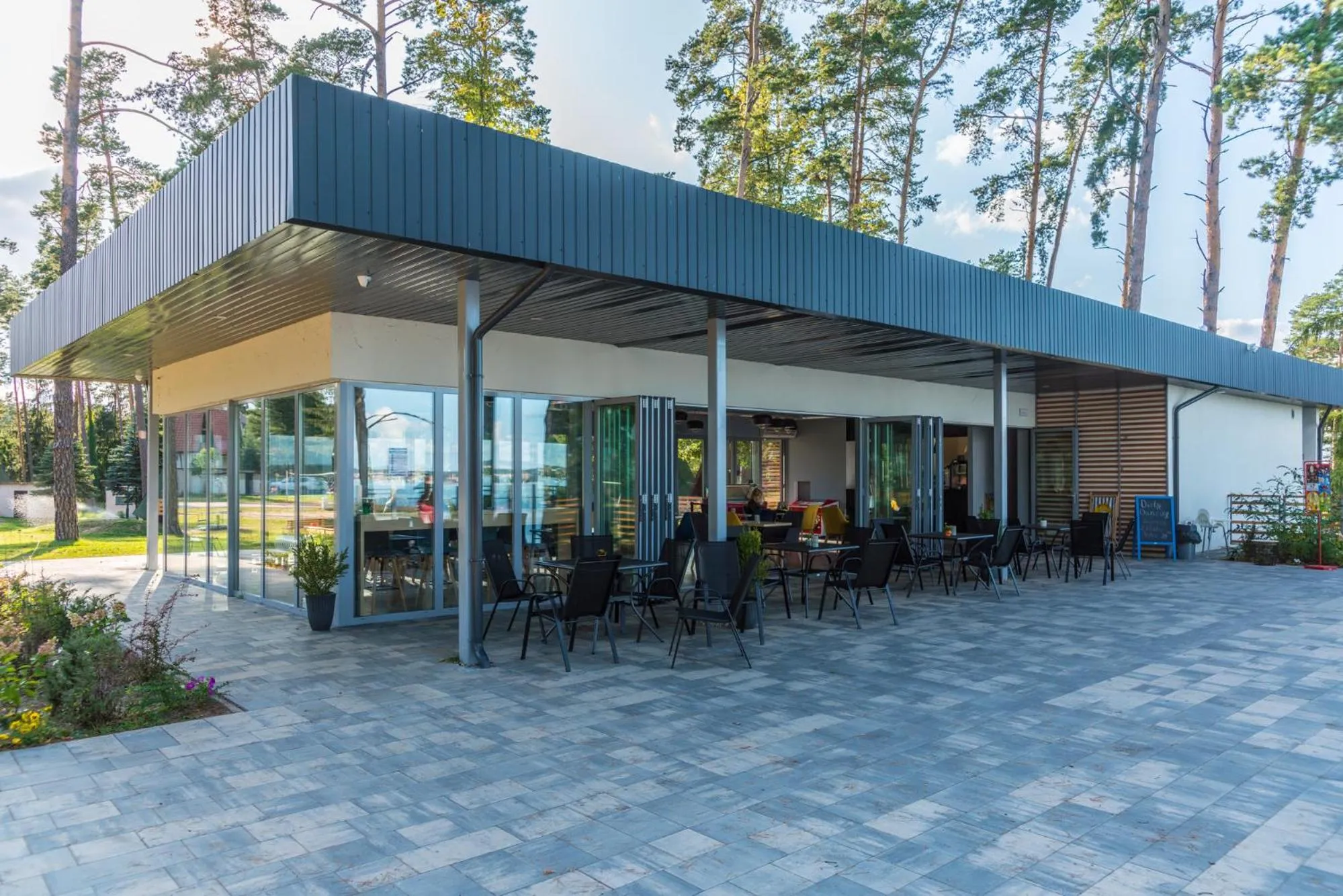 Restaurant/places to eat in Resort Niegocin