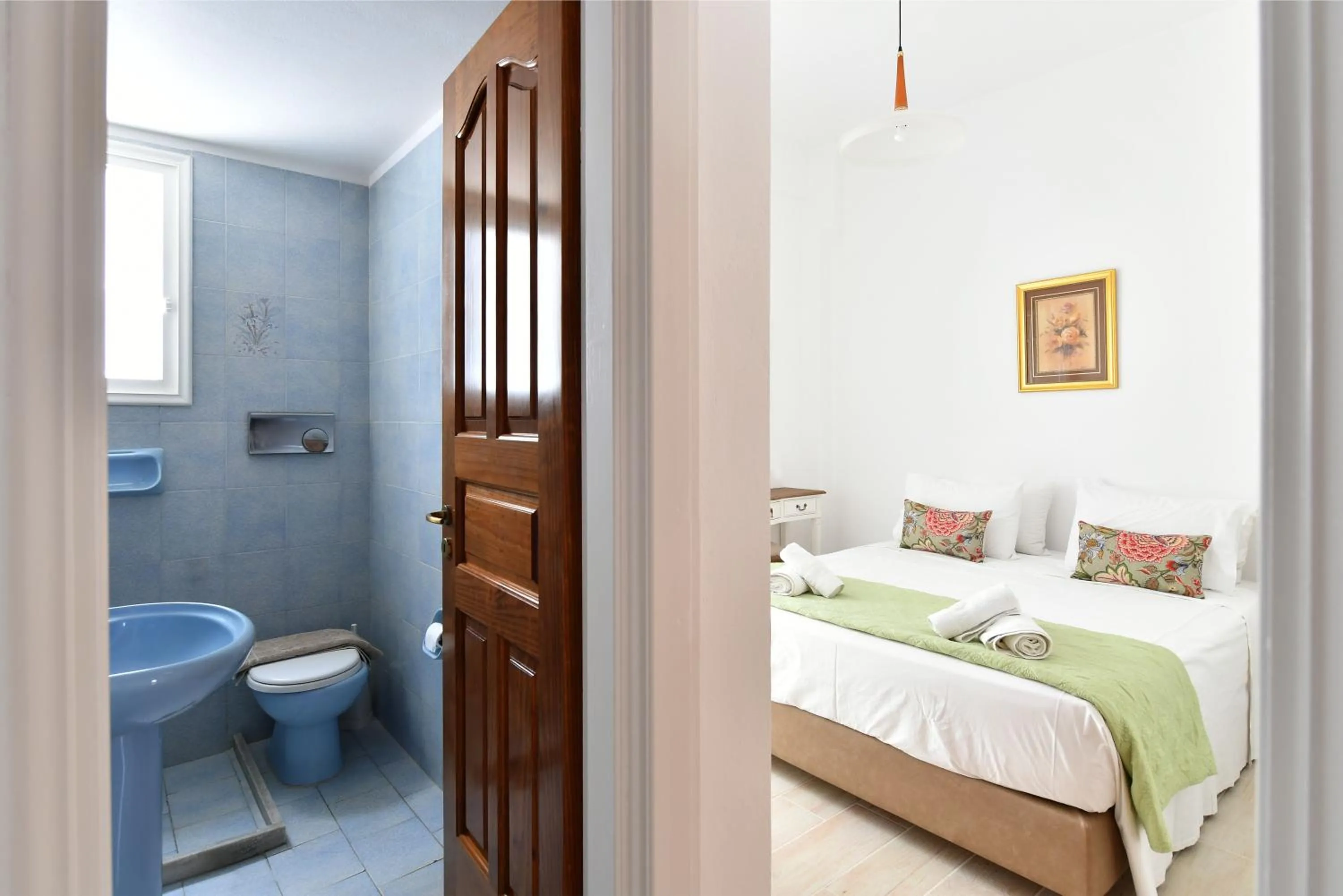 Bed in Hara Studios and Apartments