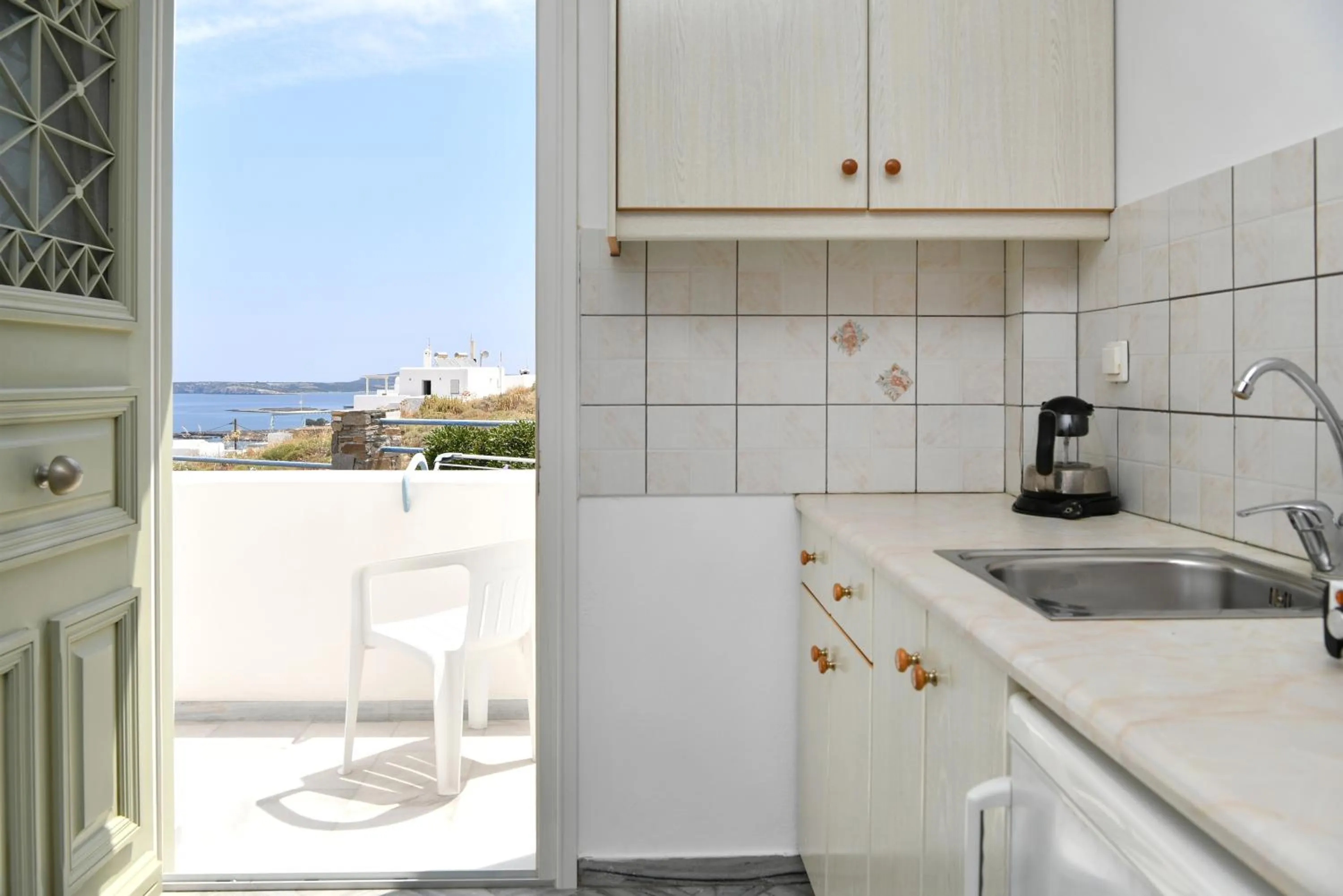 Hara Studios and Apartments