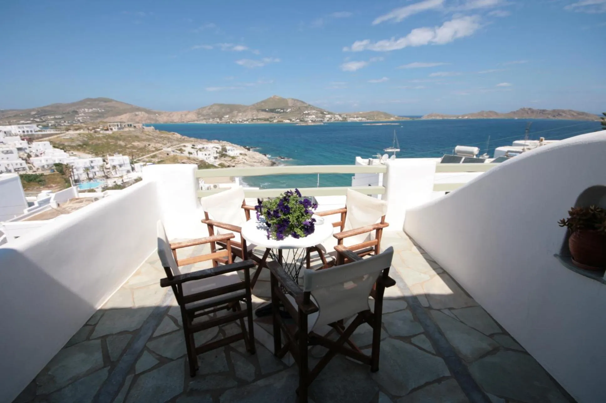 Hara Studios and Apartments