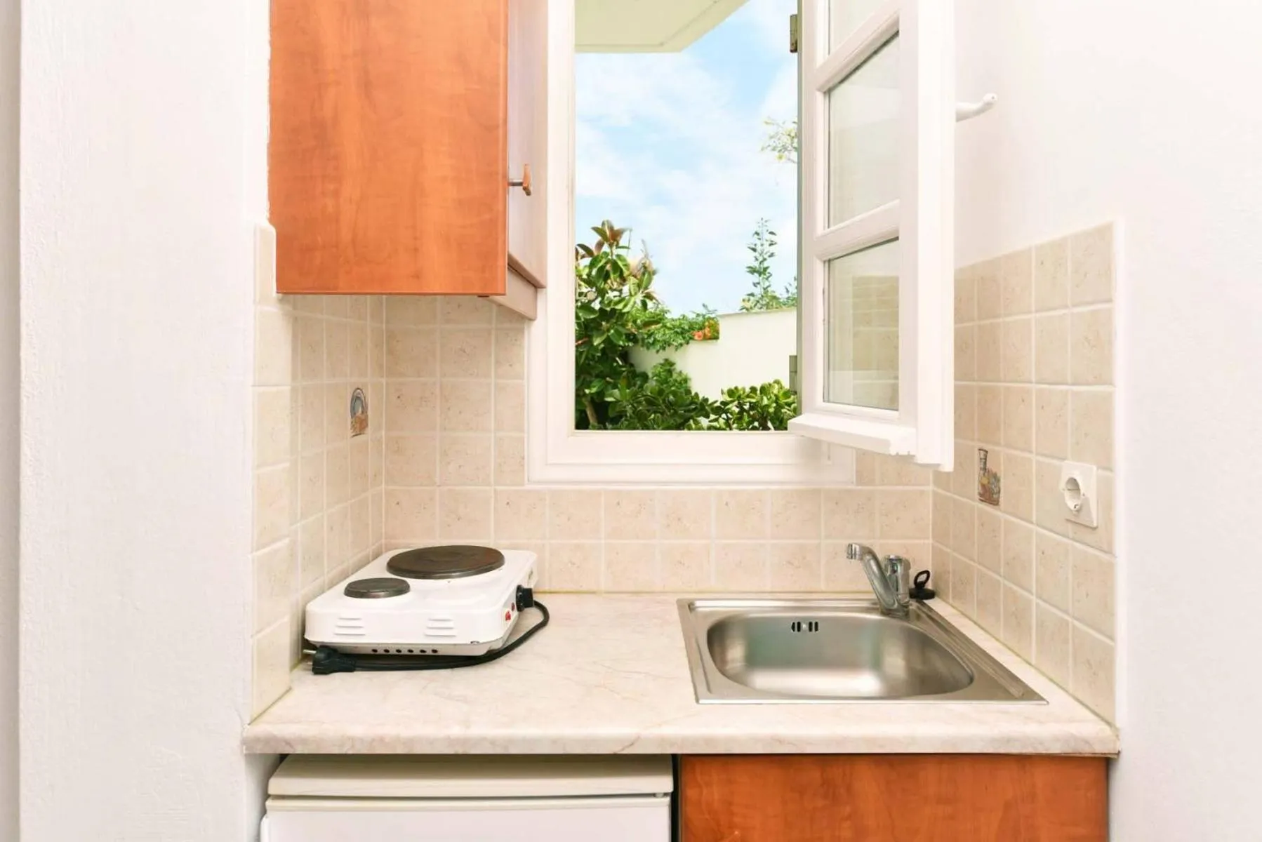 Hara Studios and Apartments