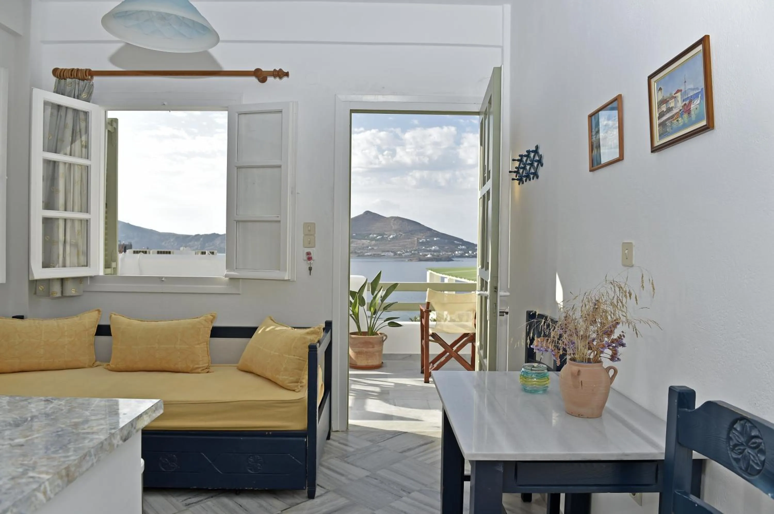 Day in Hara Studios and Apartments