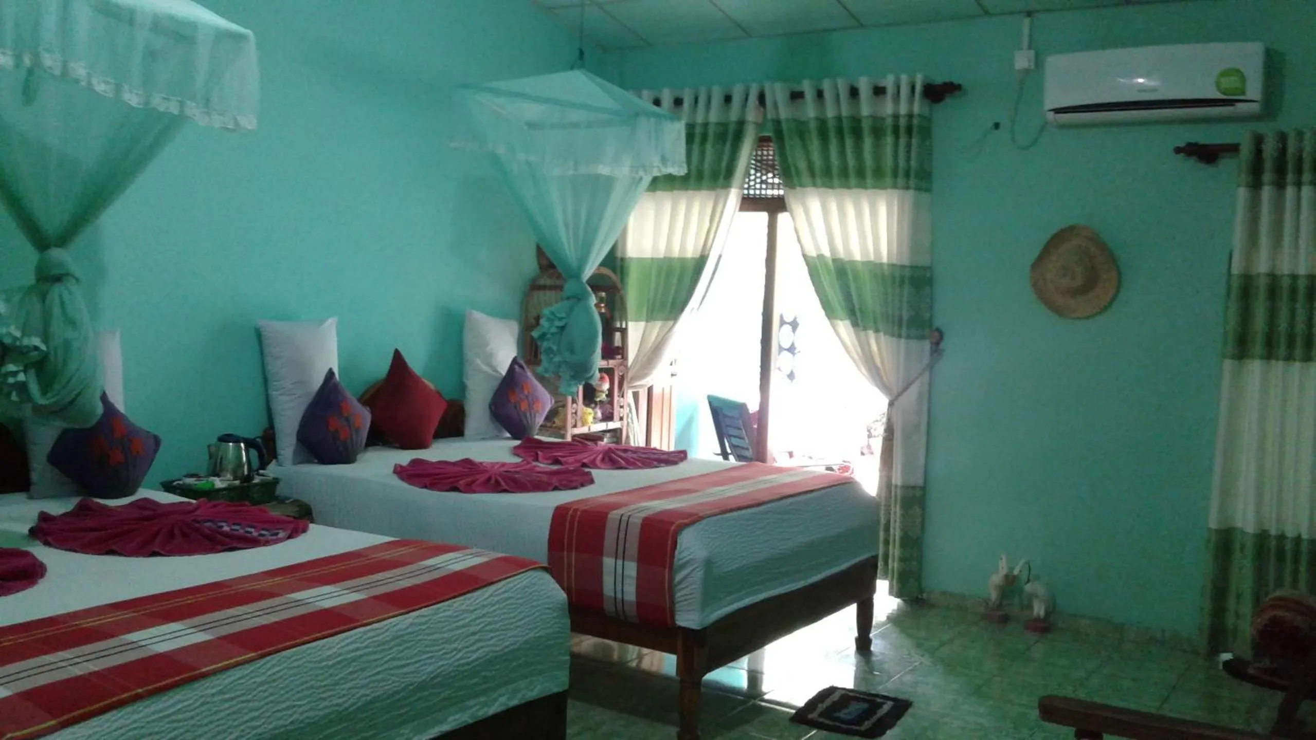 Bedroom, Bed in Flower Inn