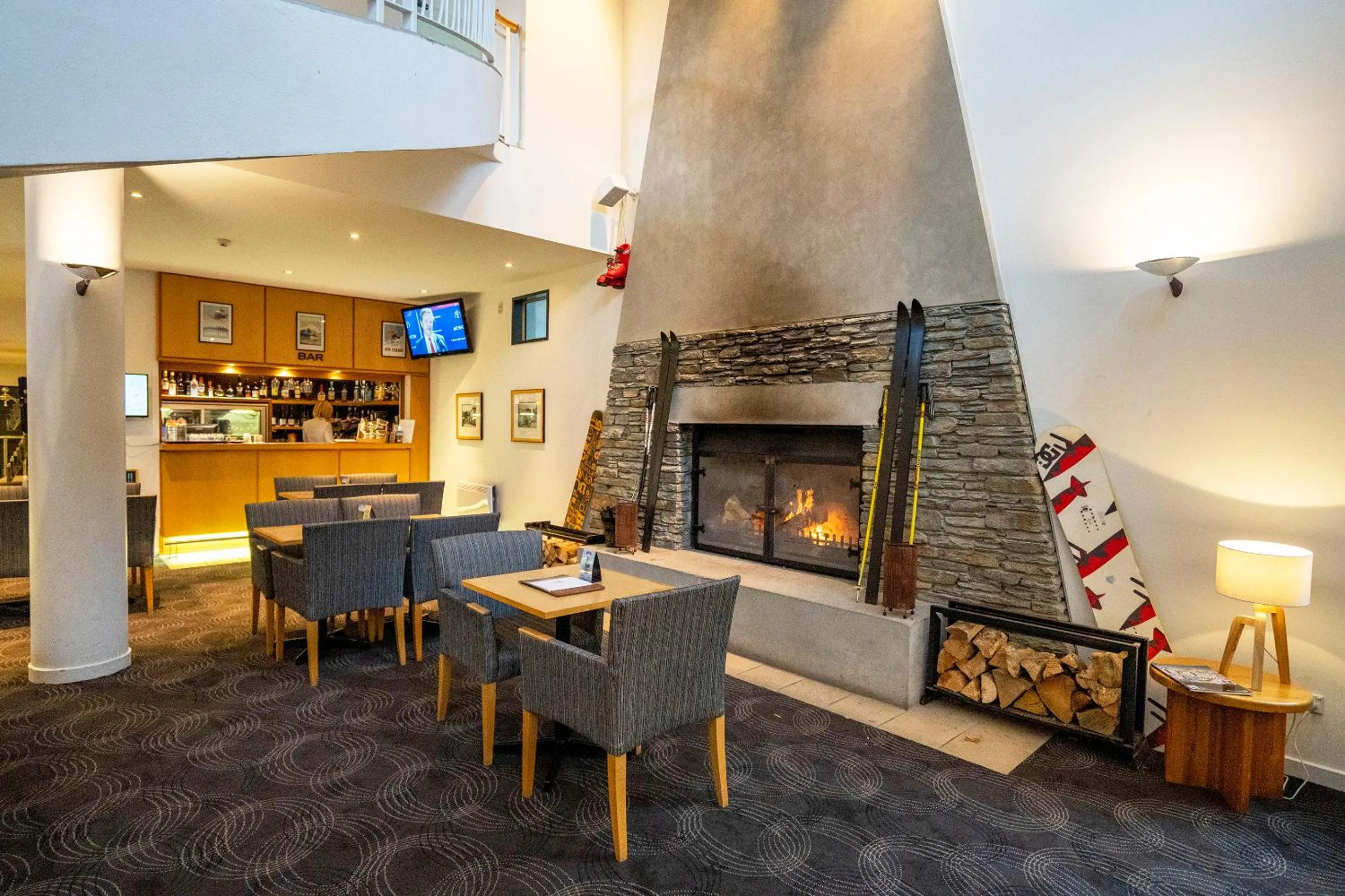 Lounge or bar in Heartland Hotel Queenstown