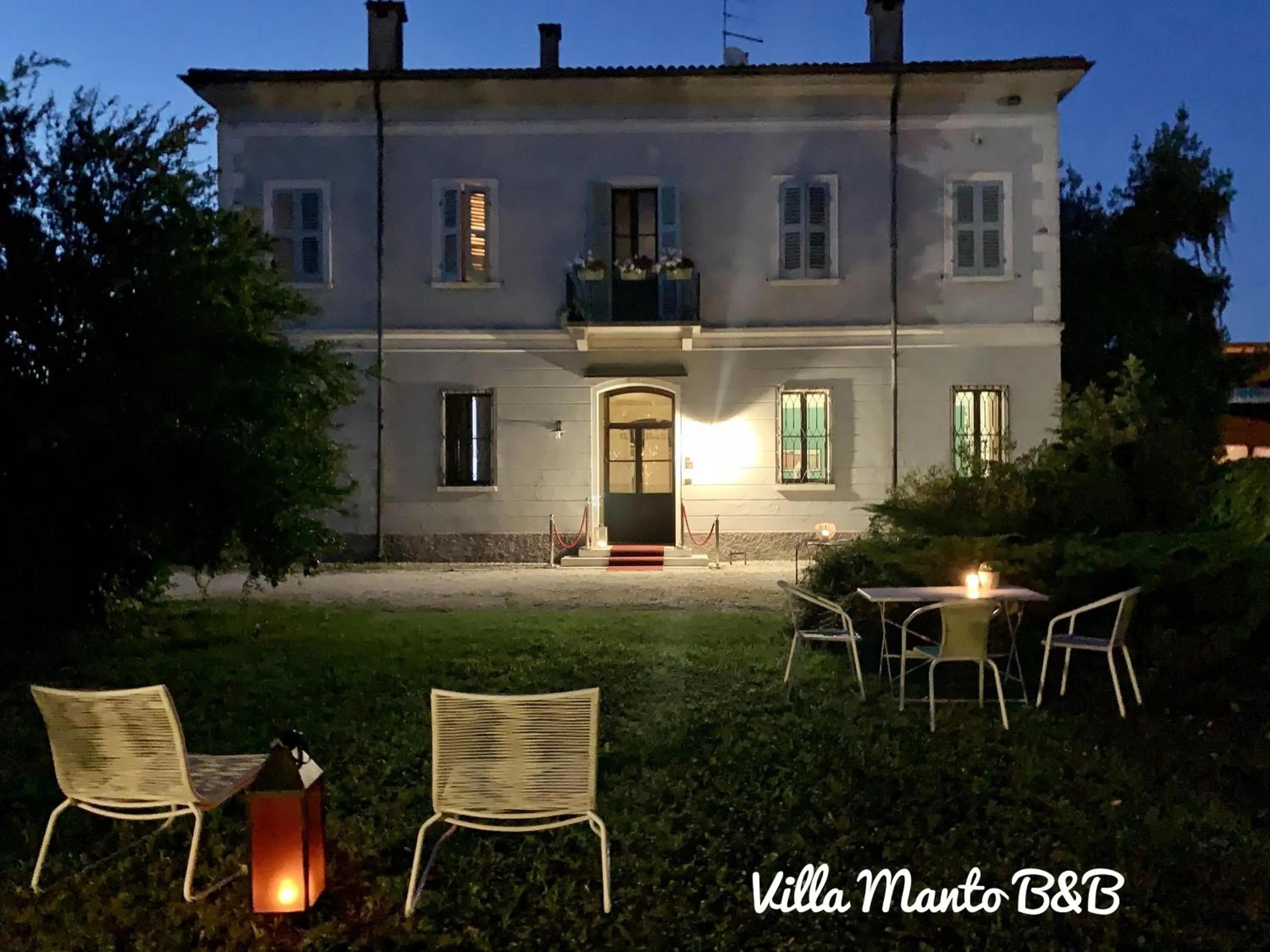 Property building in Villa Manto