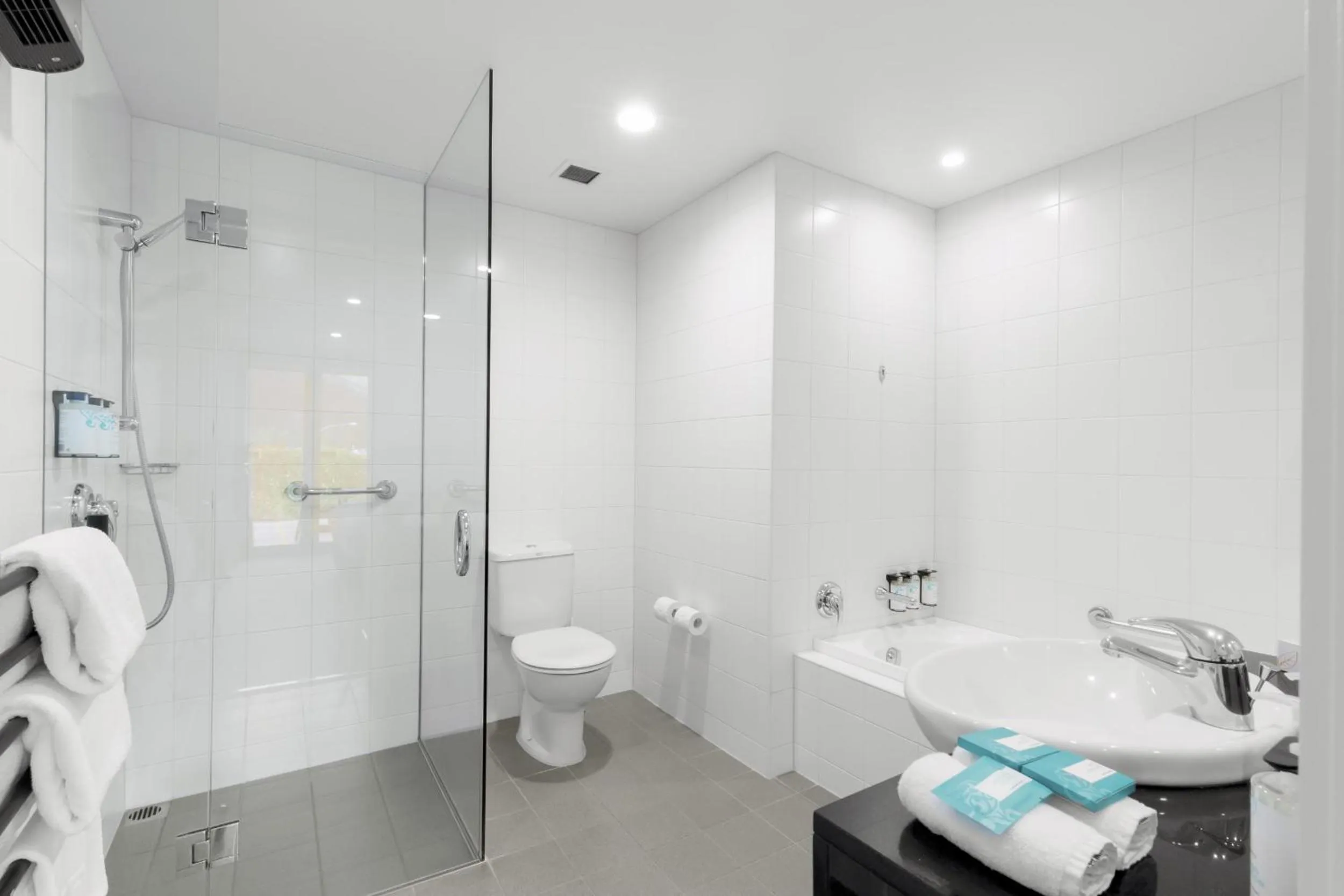 Shower in Scenic Suites Queenstown