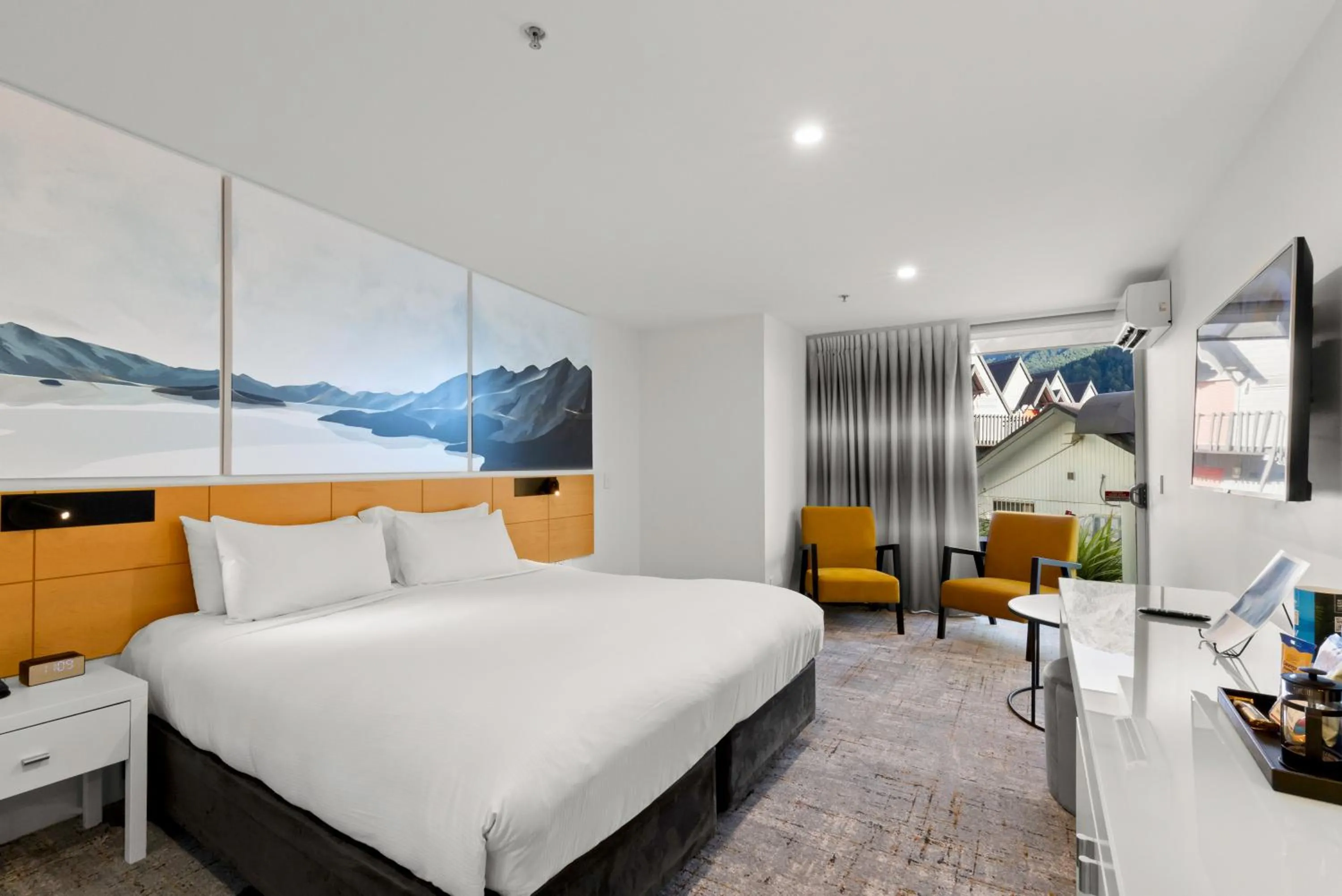Bed in Scenic Suites Queenstown