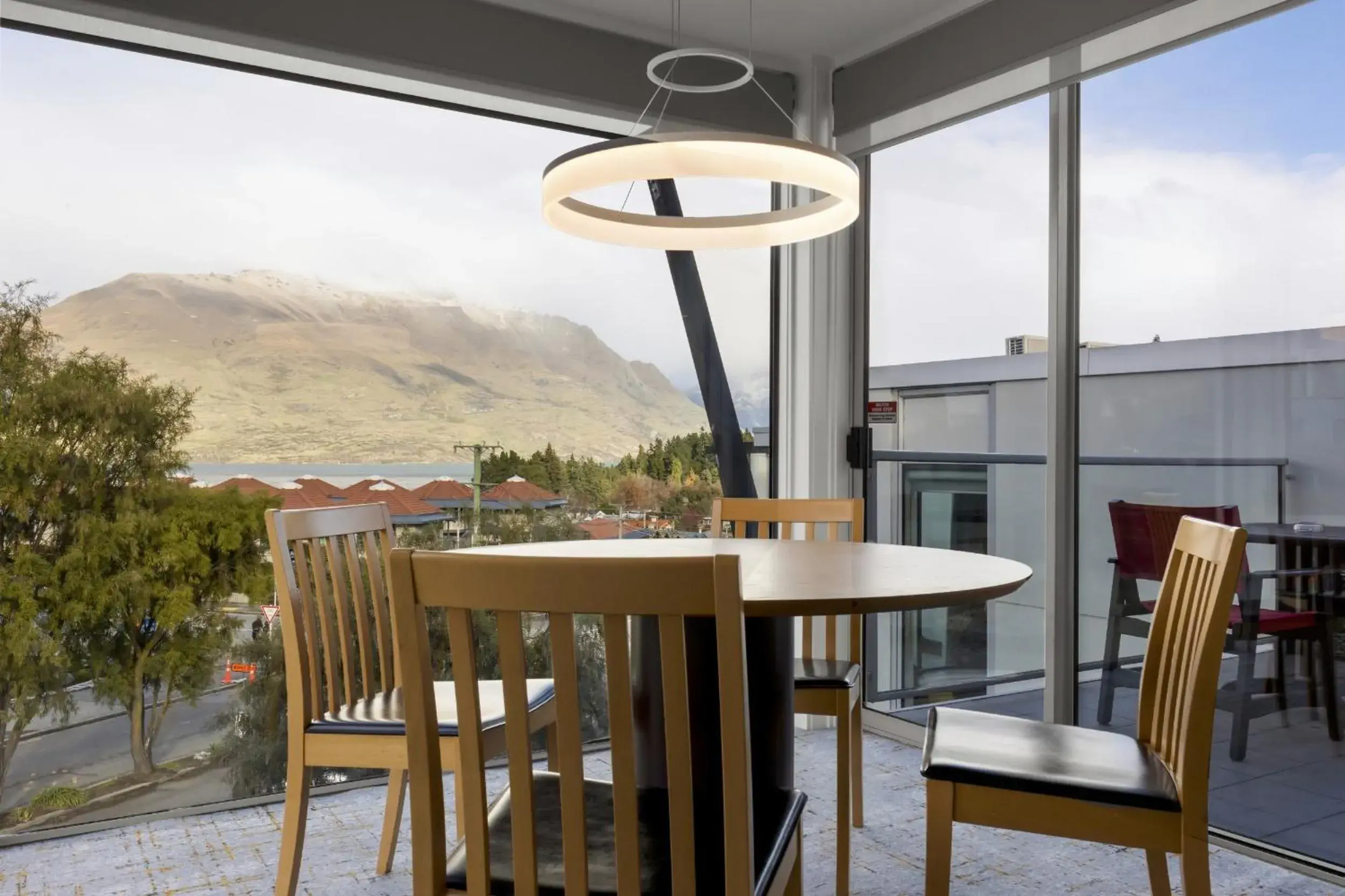 Two-Bedroom Apartment – Mountain View in Scenic Suites Queenstown Two-Bedroom Apartment – Mountain View in Scenic Suites Queenstown