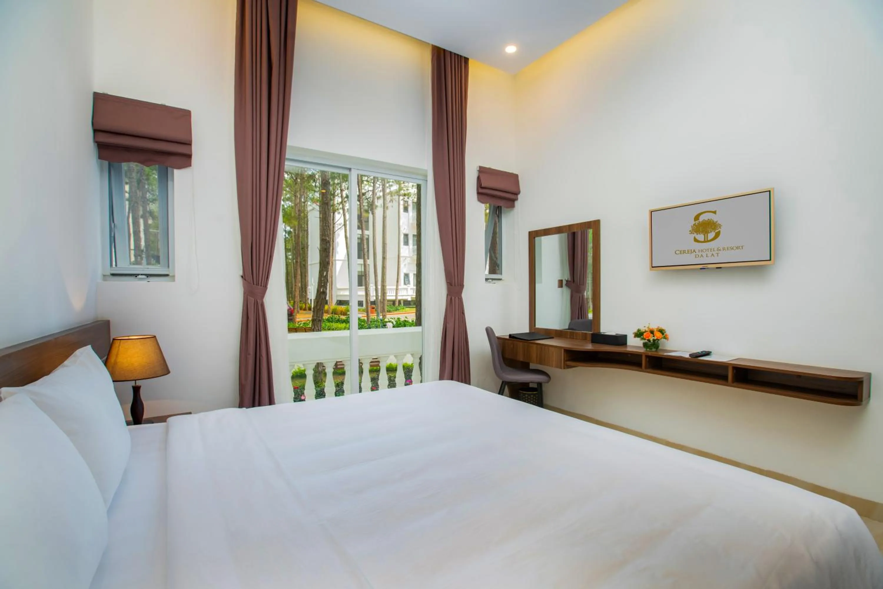 Bed in CEREJA Hotel & Resort Dalat