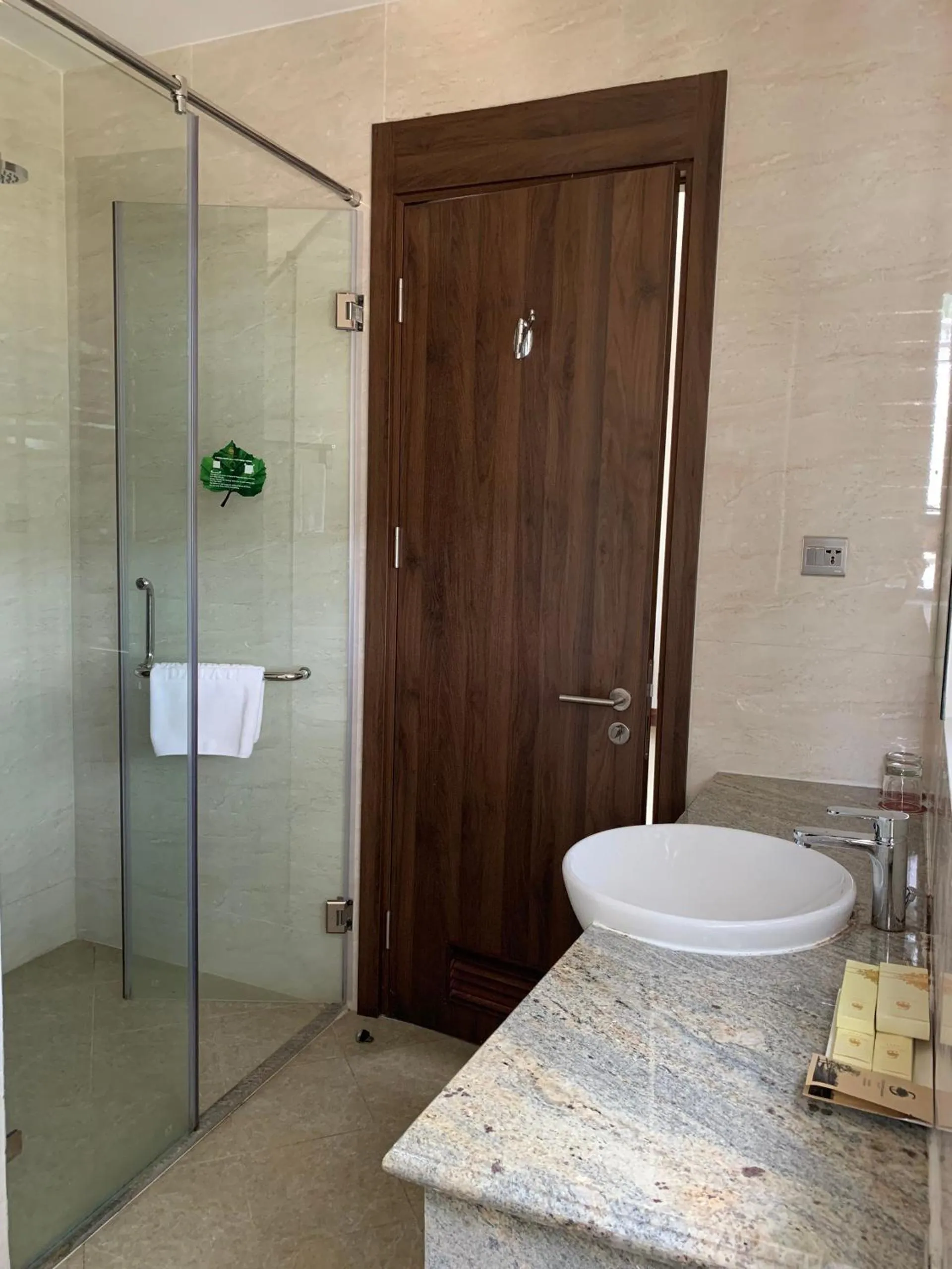 Shower in CEREJA Hotel & Resort Dalat