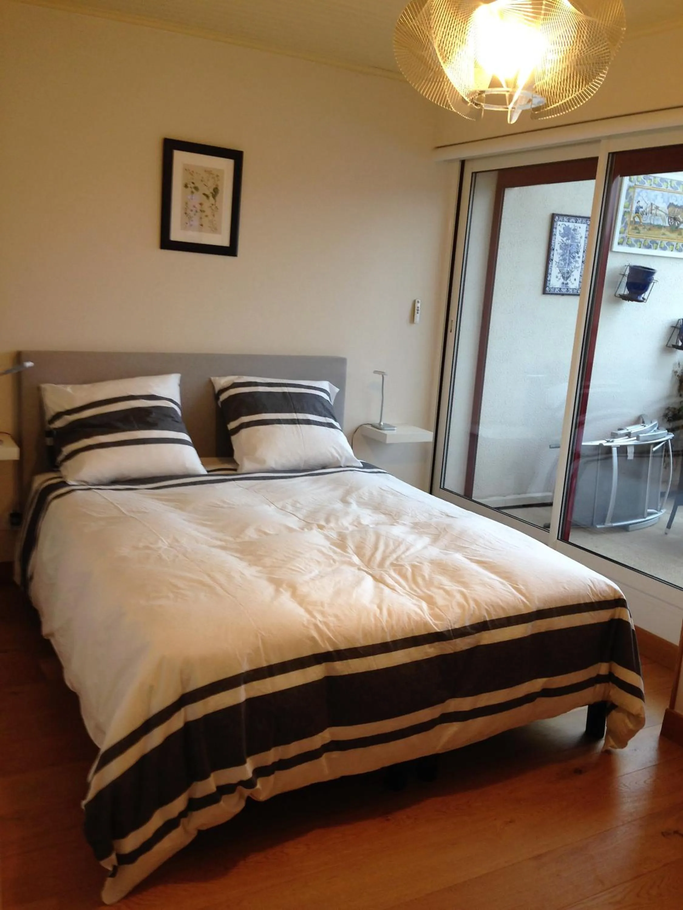 Bed in nivelle