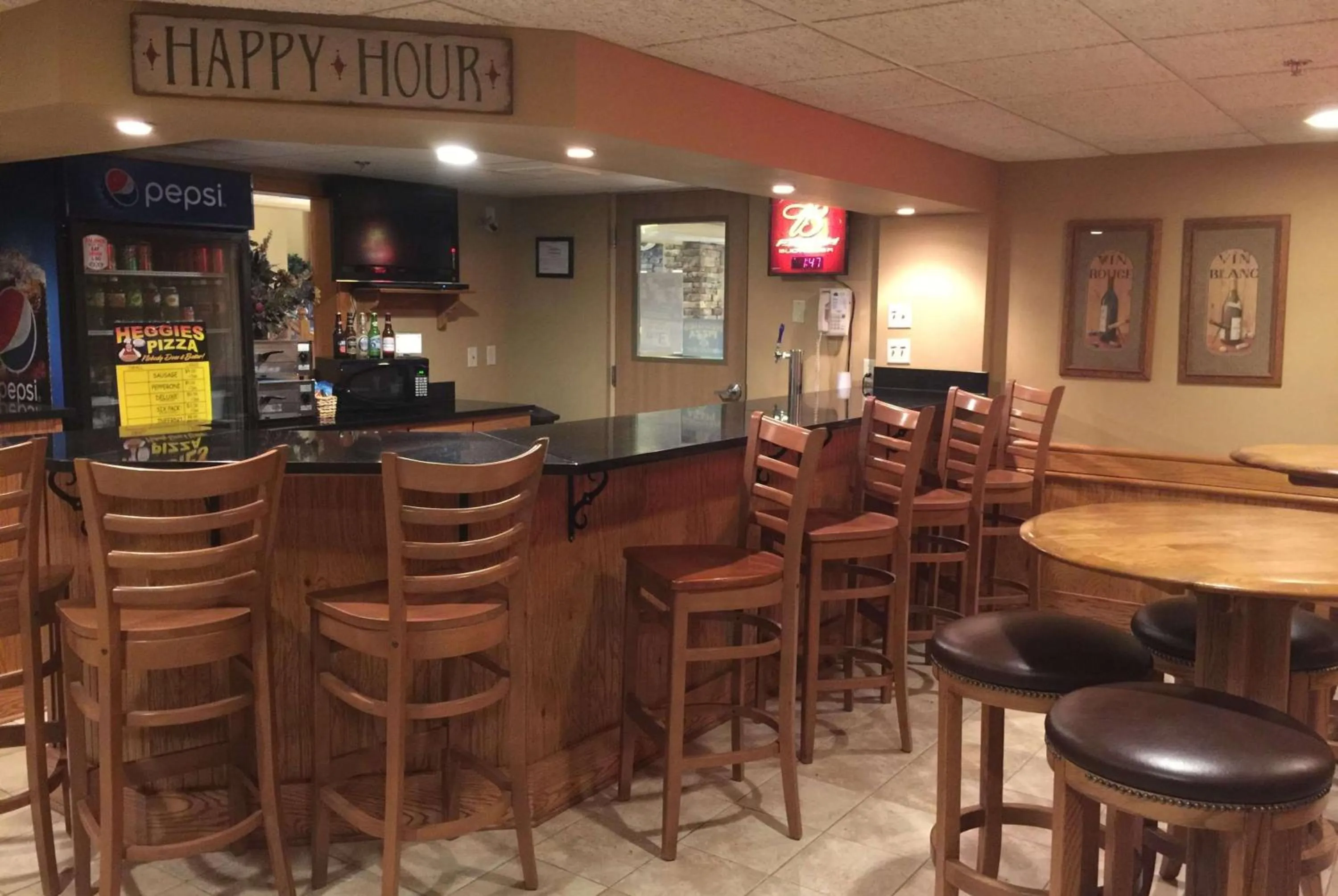 Lounge or bar in AmericInn by Wyndham Jackson