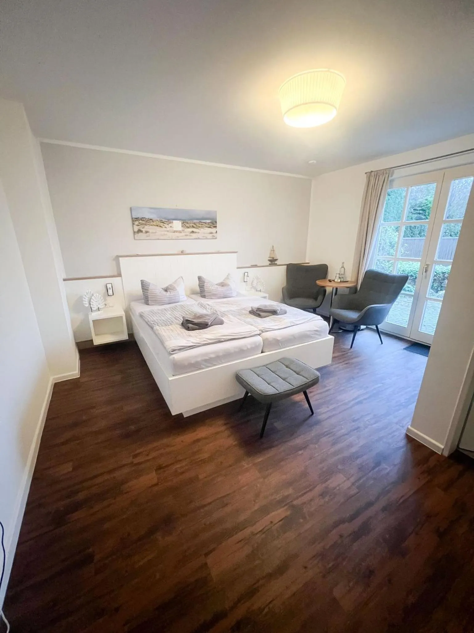 Photo of the whole room, Bed in Hotel garni Seeluft Büsum