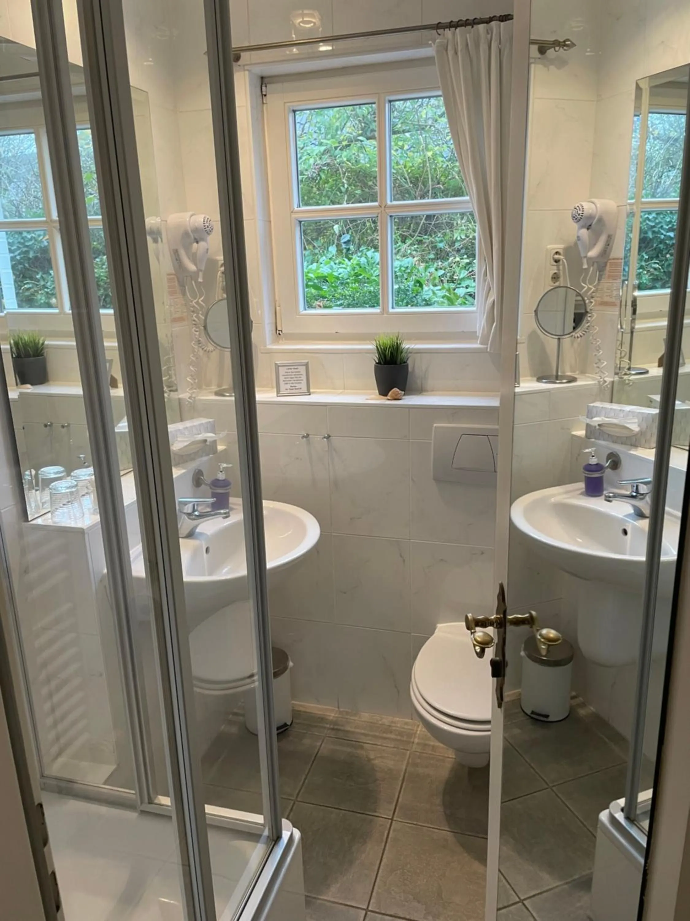 Bathroom in Hotel garni Seeluft Büsum