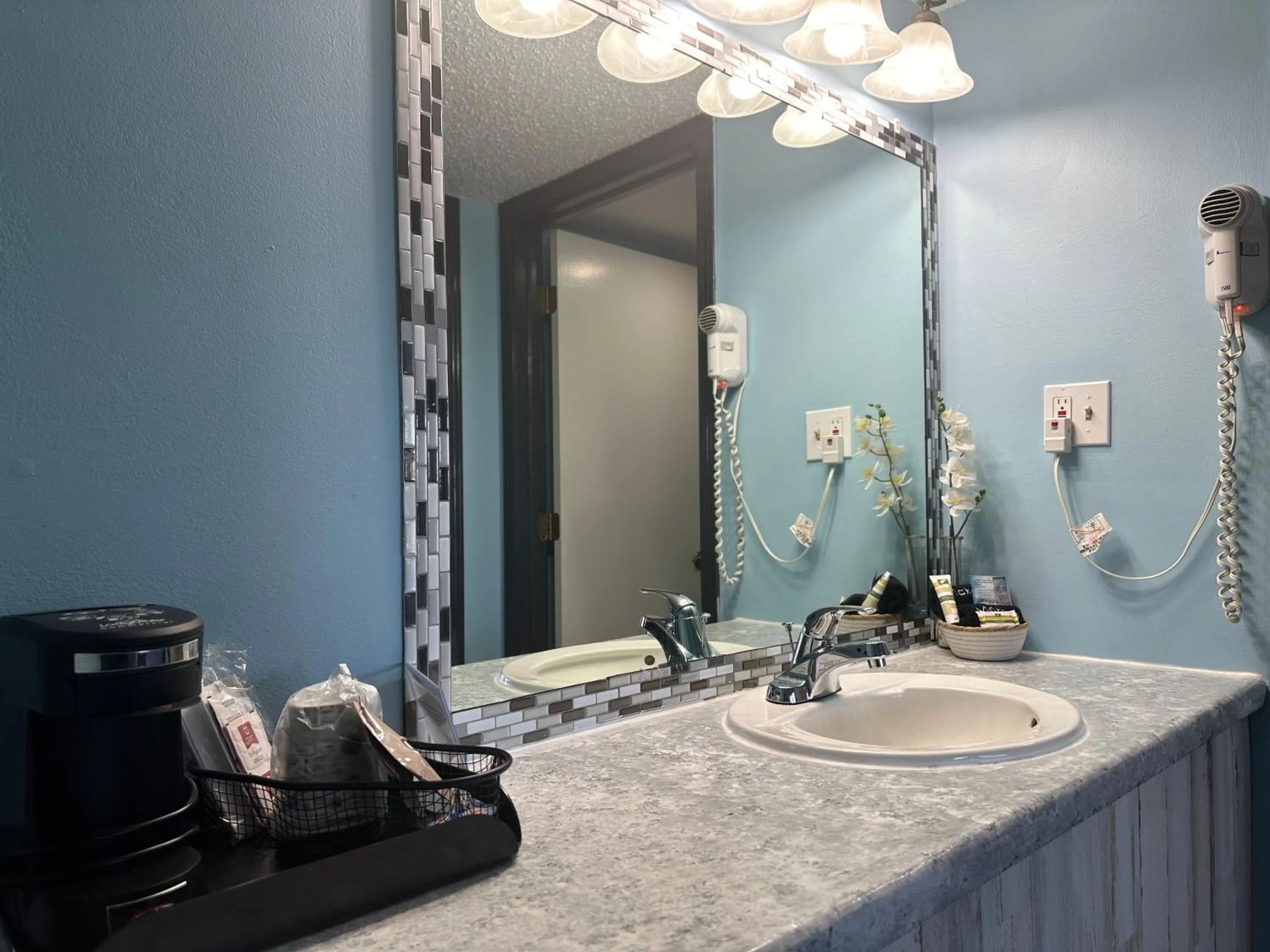 Bathroom in Geneva Wells Inn