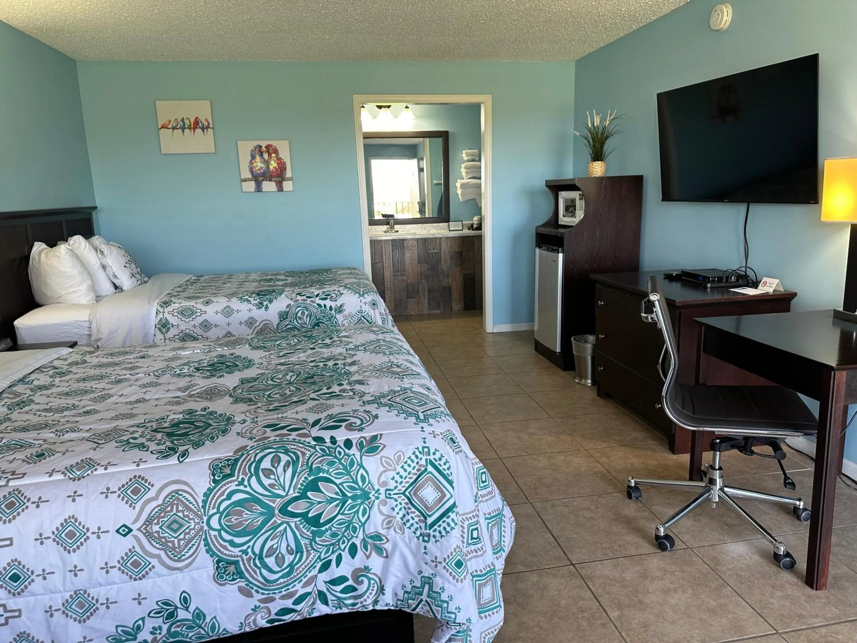 Bedroom, Bed in Geneva Wells Inn