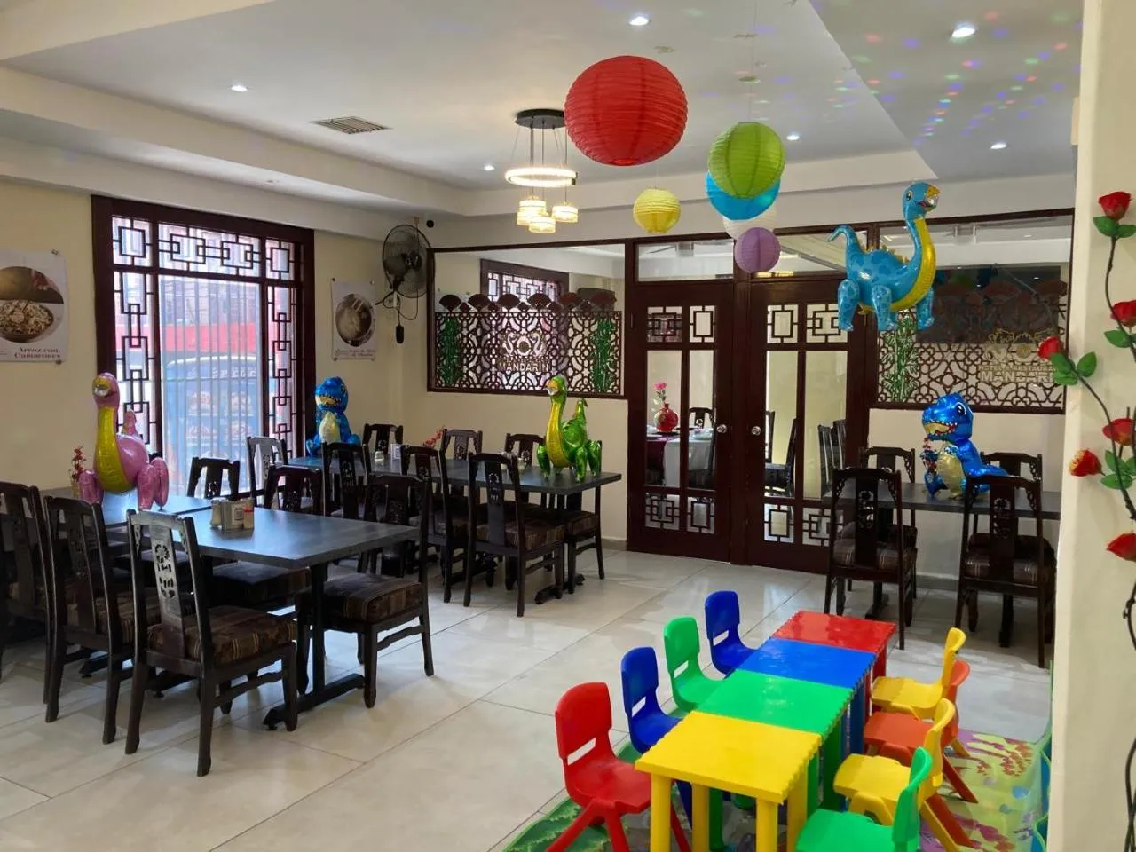 Restaurant/places to eat in Hotel Mandarin