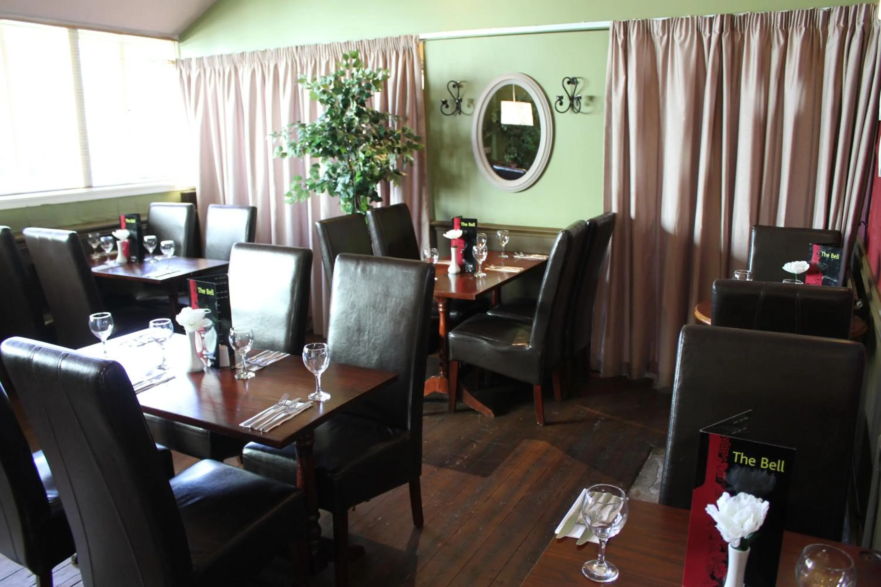 Restaurant/places to eat in The Bell Inn