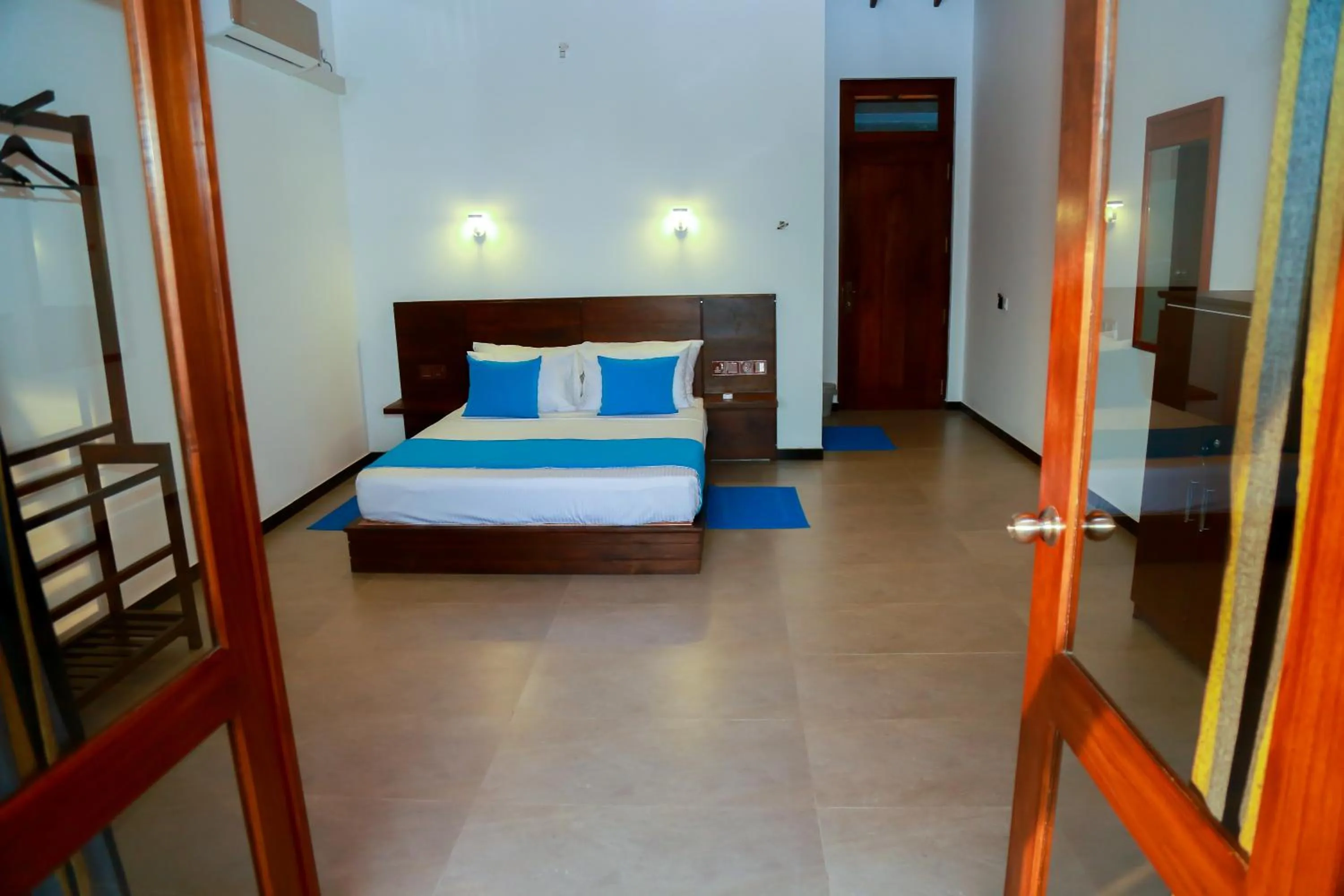 Bedroom, Bed in Seafood Restaurant and Motel