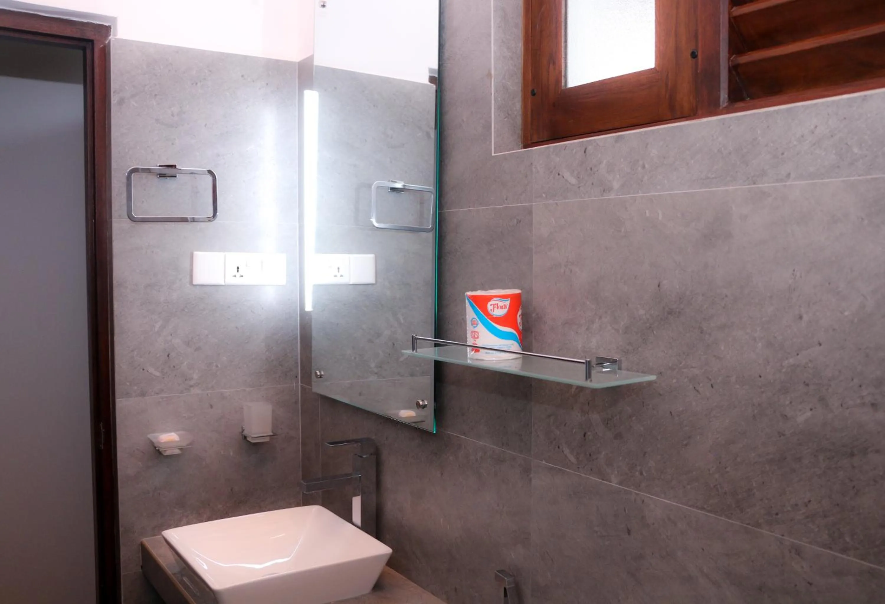 Bathroom in Seafood Restaurant and Motel