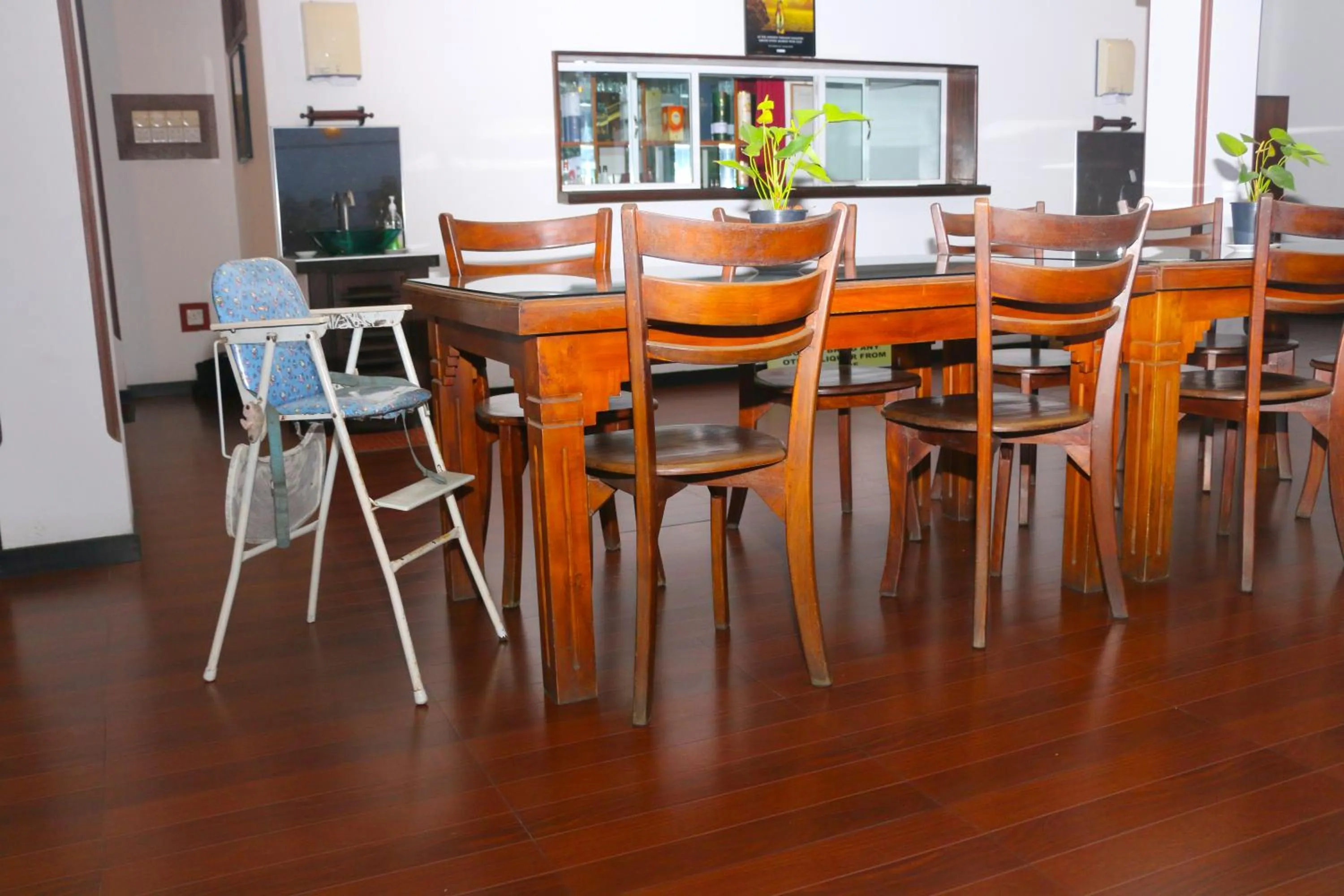 Restaurant/places to eat in Seafood Restaurant and Motel