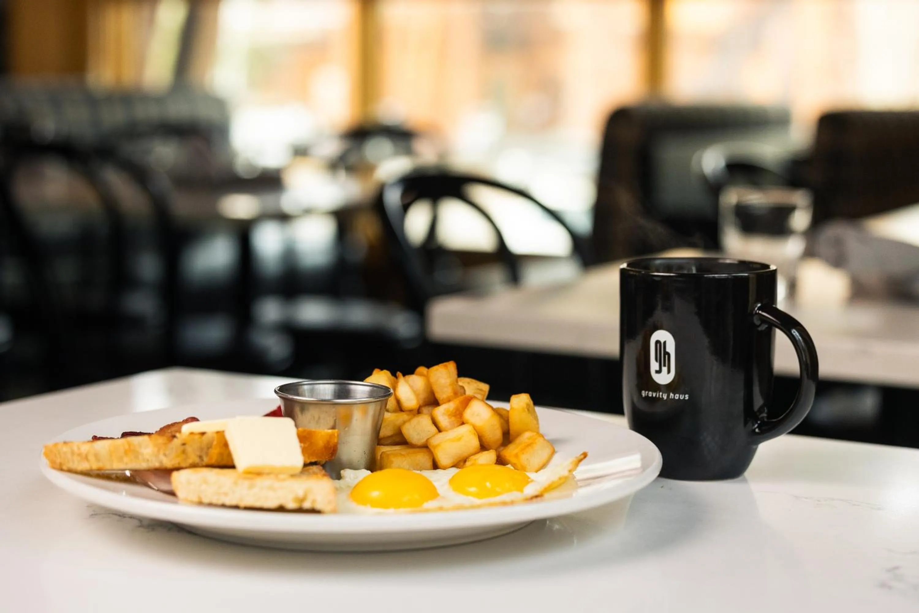 Breakfast in Gravity Haus Truckee-Tahoe