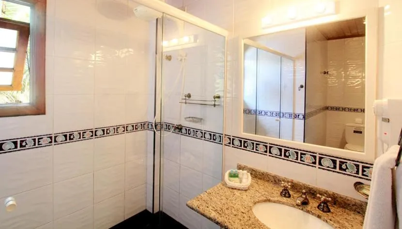 Bathroom in Salvetti Praia Hotel