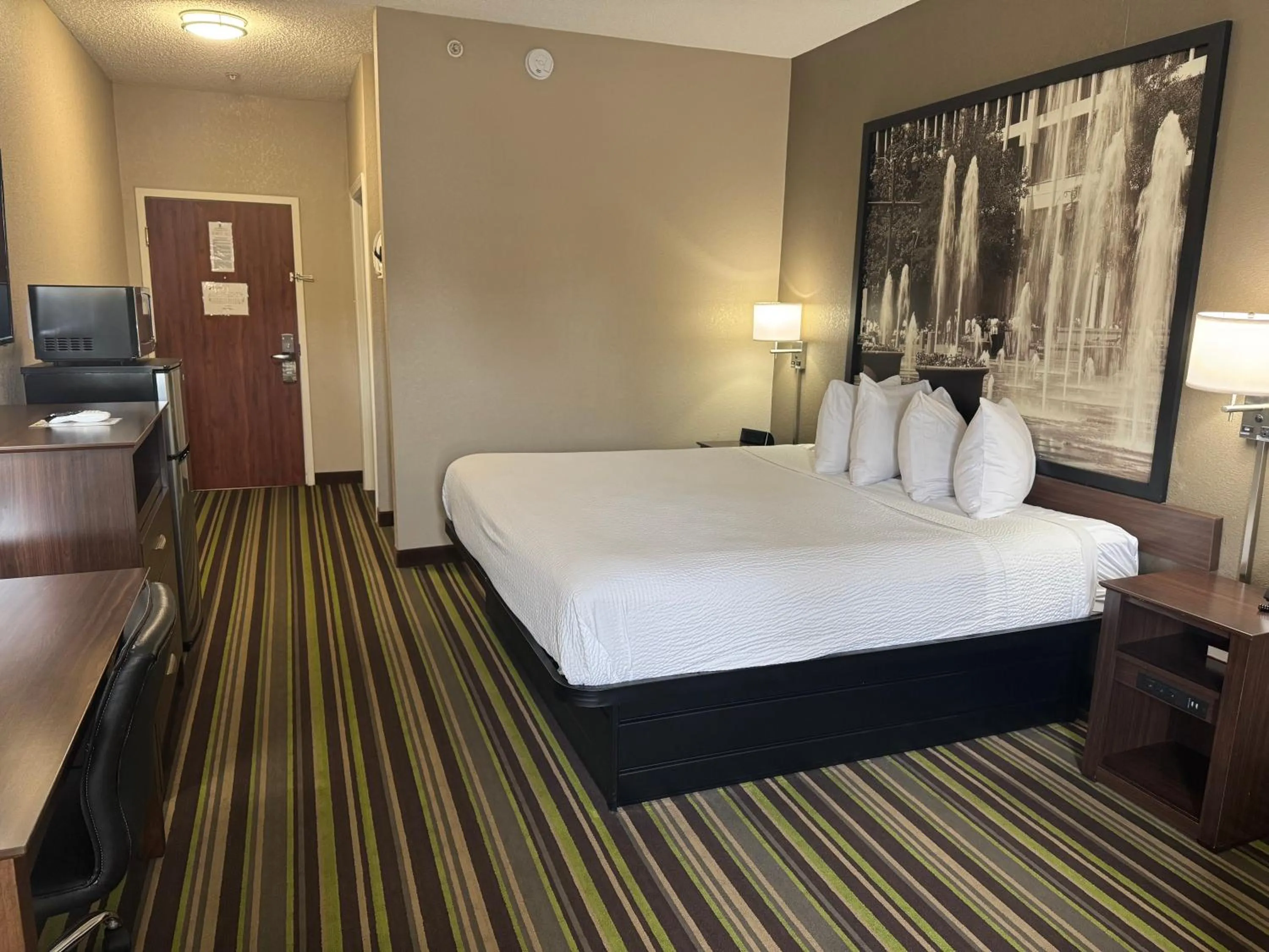 Bed in Super 8 by Wyndham Hernando