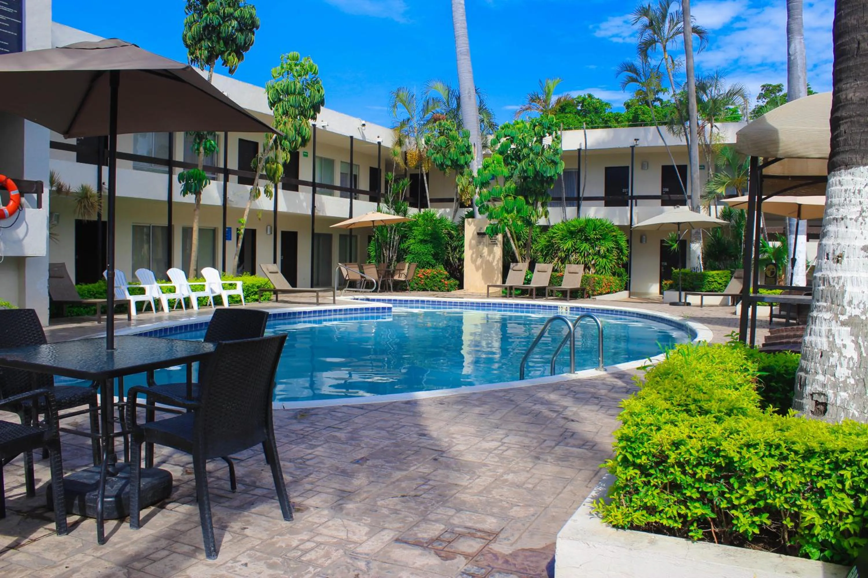 Swimming pool in El Dorado