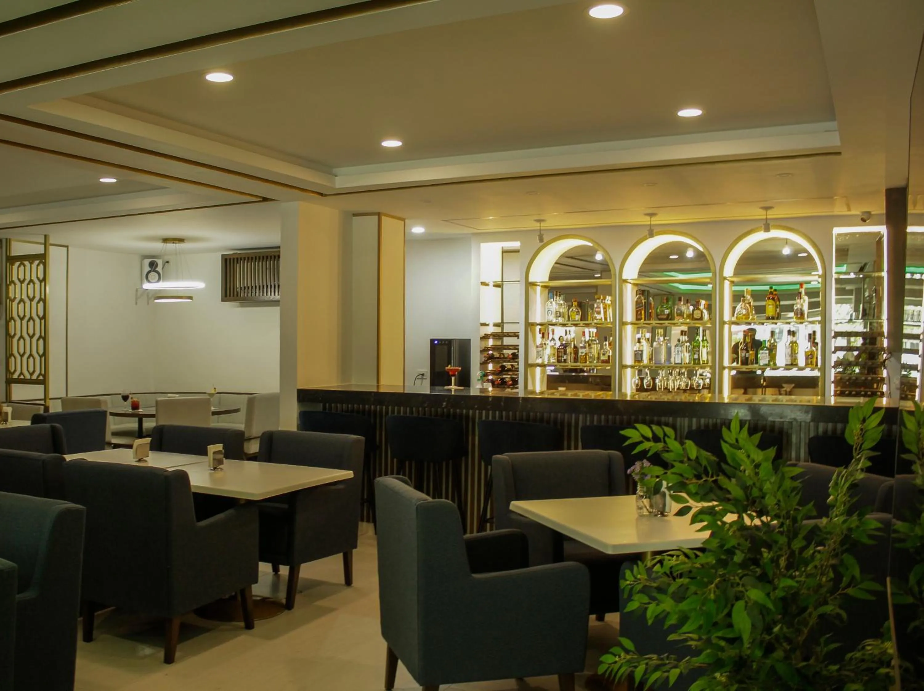 Restaurant/places to eat in El Dorado