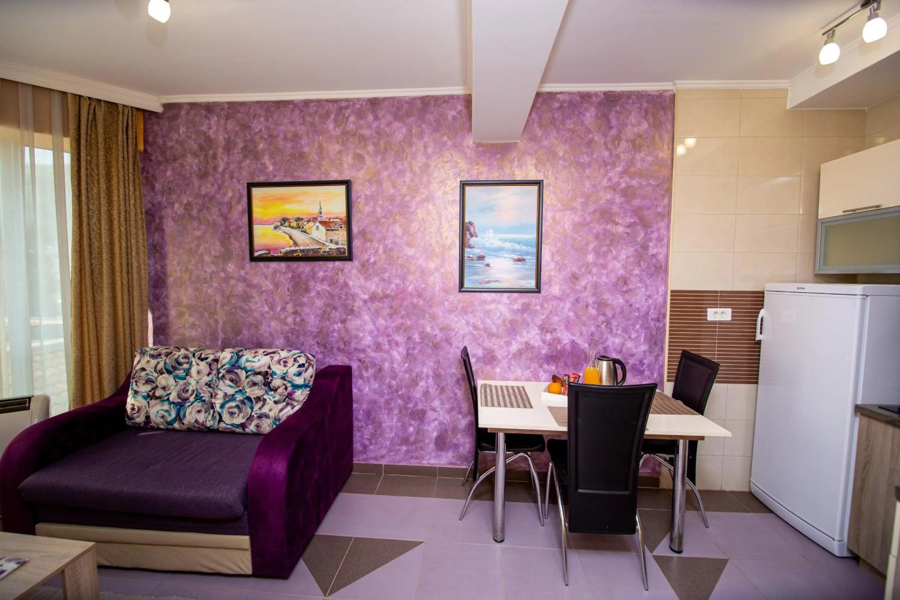 SunSea Apartments