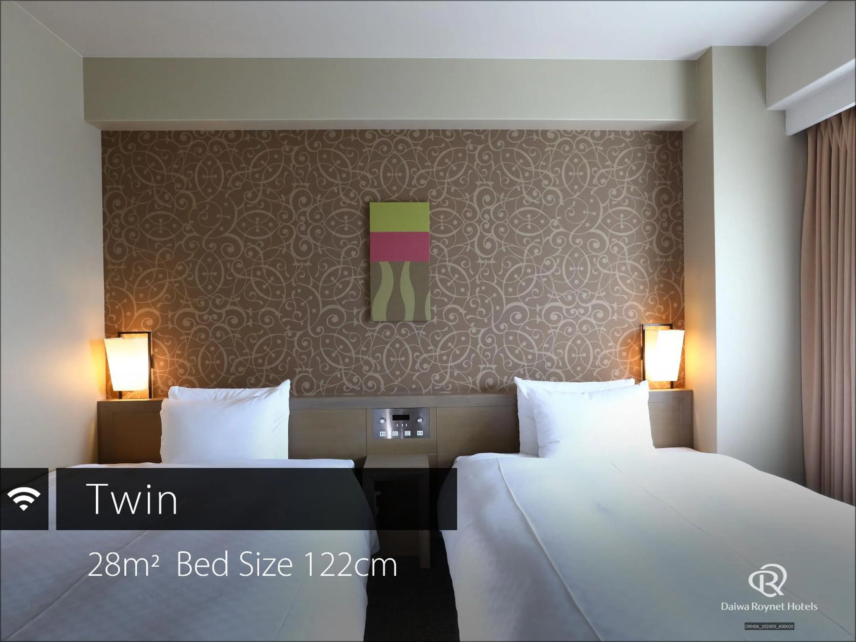 Bed in Daiwa Roynet Hotel Takamatsu