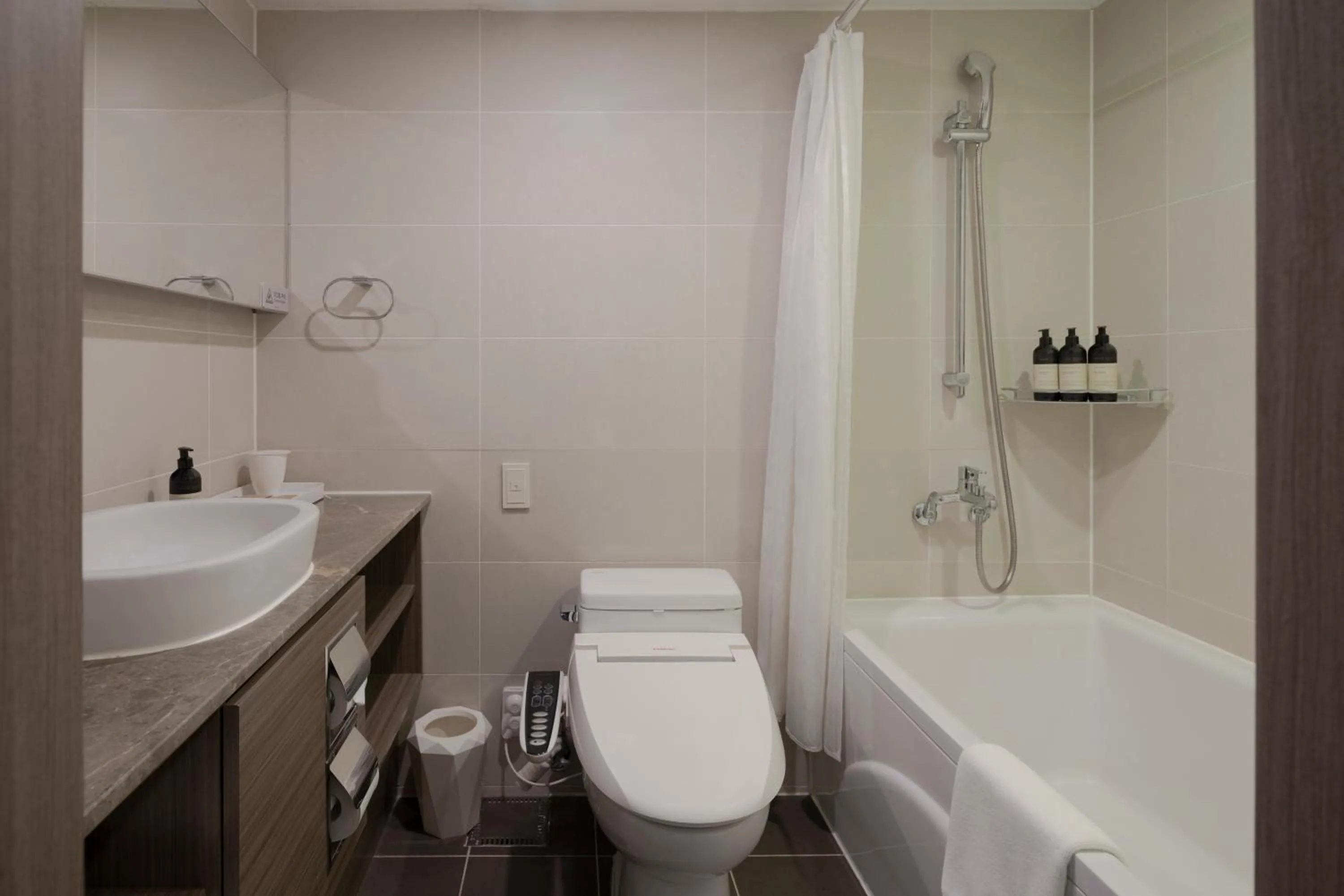 Toilet in Amid Hotel Seoul