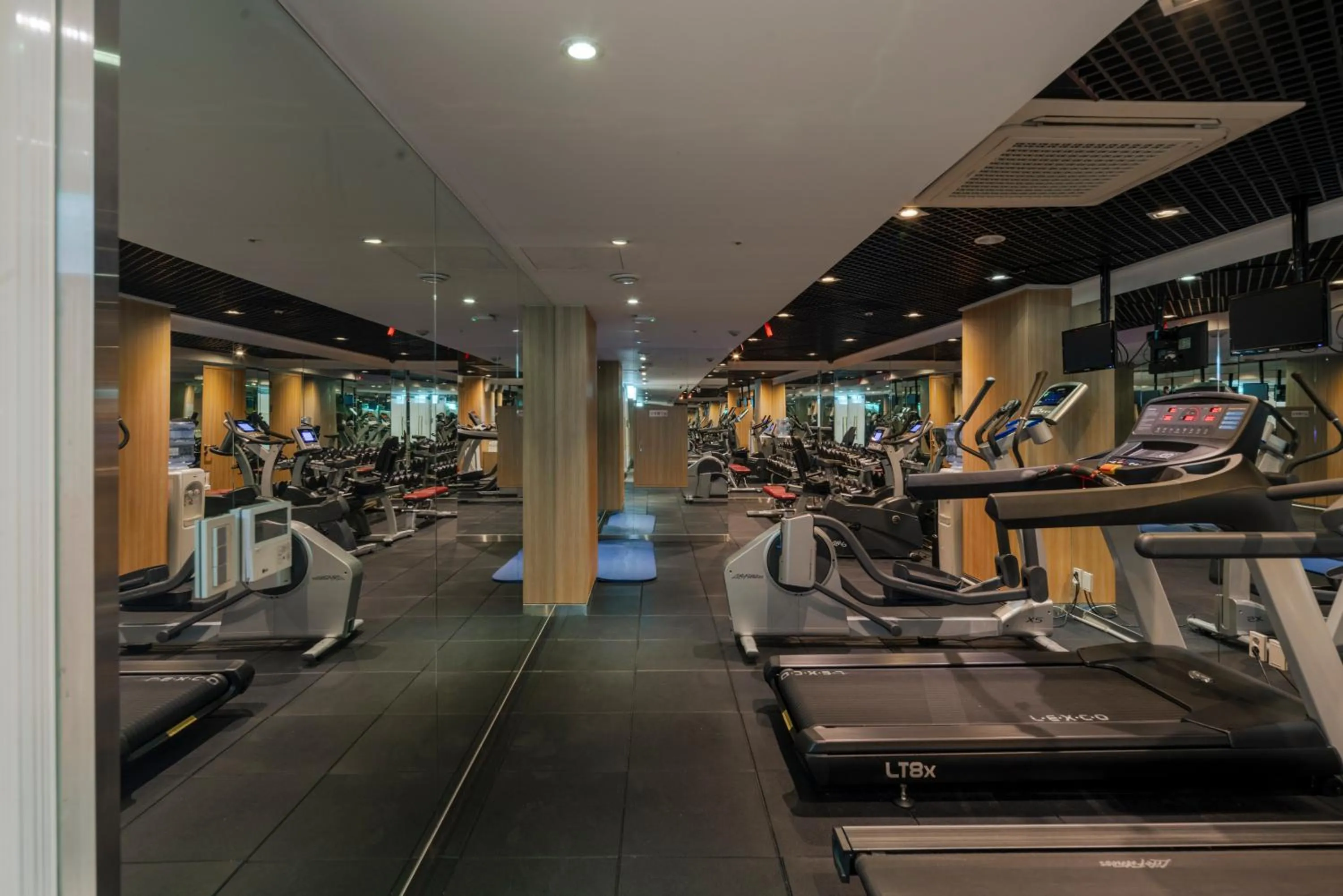 Fitness centre/facilities in Amid Hotel Seoul