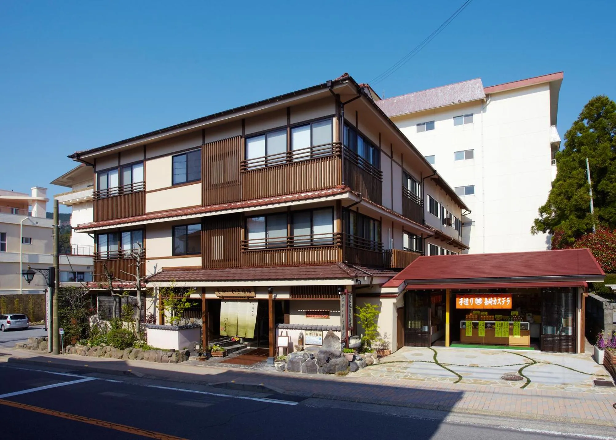 Facade/entrance in Unzen Iwaki Ryokan