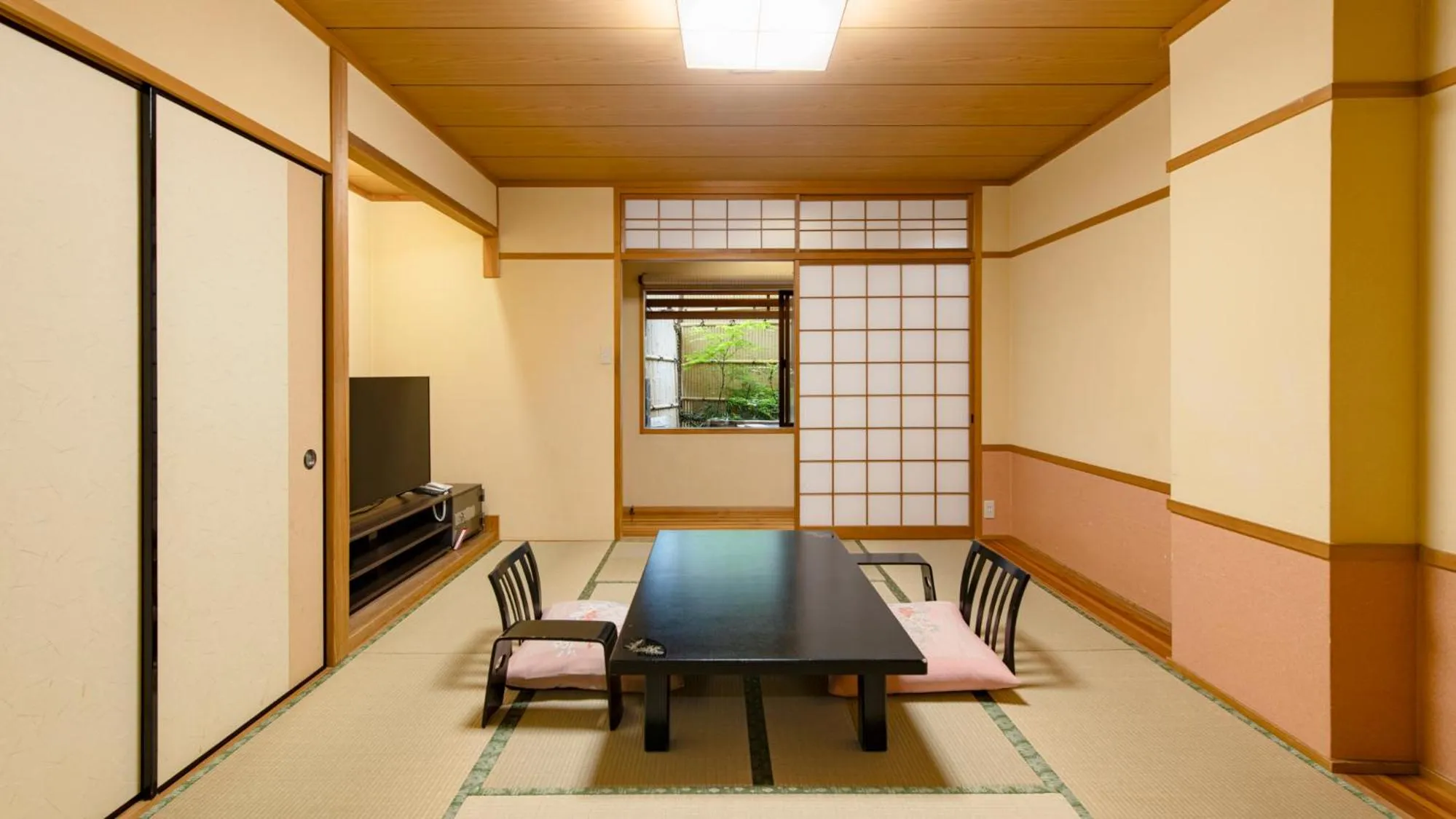 Photo of the whole room in Unzen Iwaki Ryokan