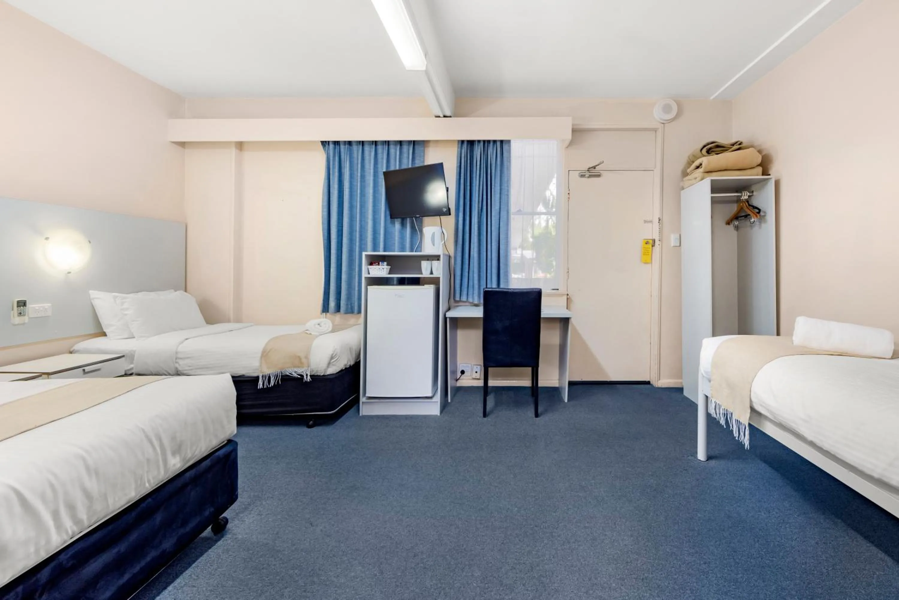 Bed in The Palms Motel- Formerly Flinders Motel